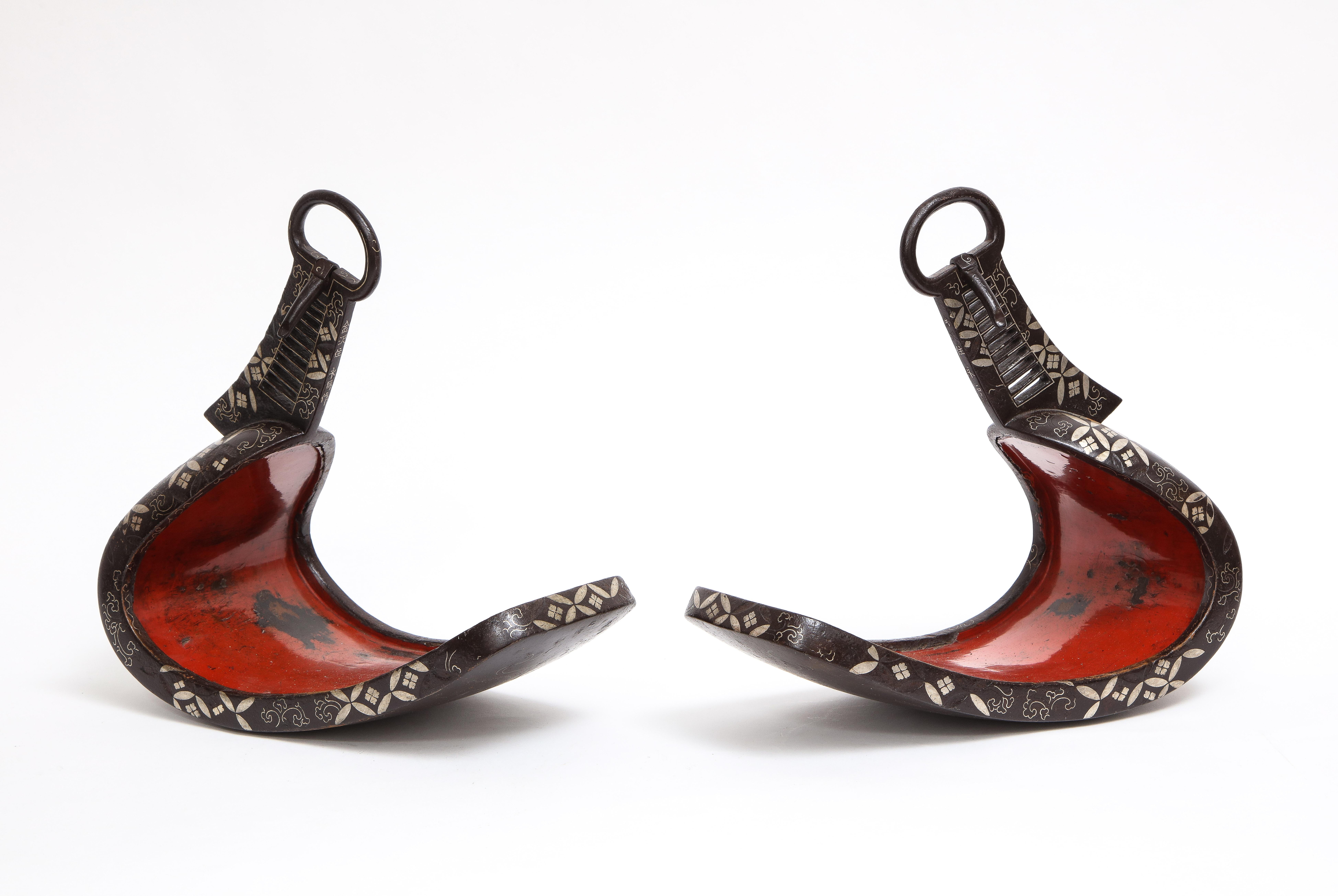 Pair of Japanese Edo Period Iron Silver Inlaid Red Lacquered Stirrups 'Abumi'  For Sale 3
