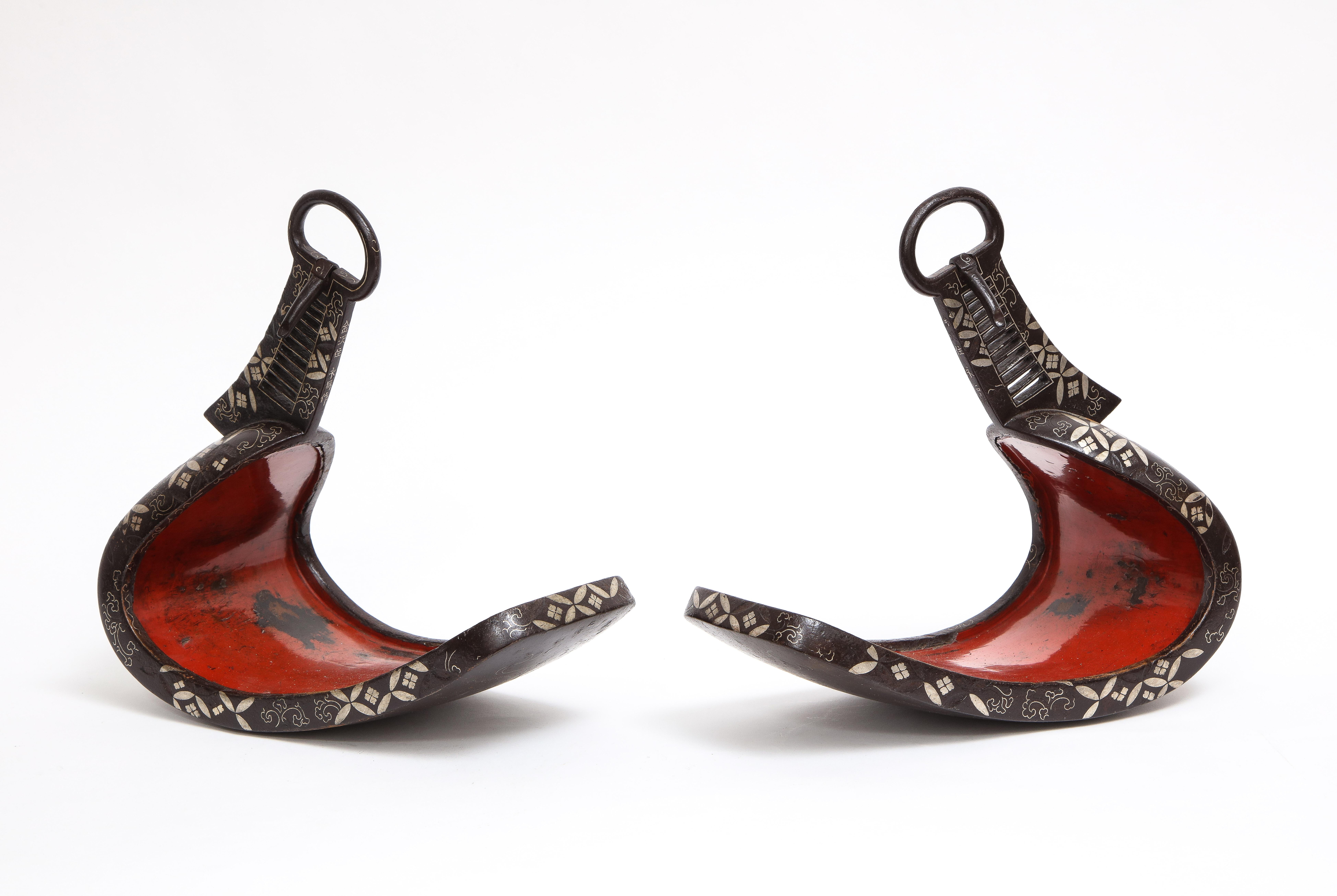 Pair of Japanese Edo Period Iron Silver Inlaid Red Lacquered Stirrups 'Abumi' For Sale 3