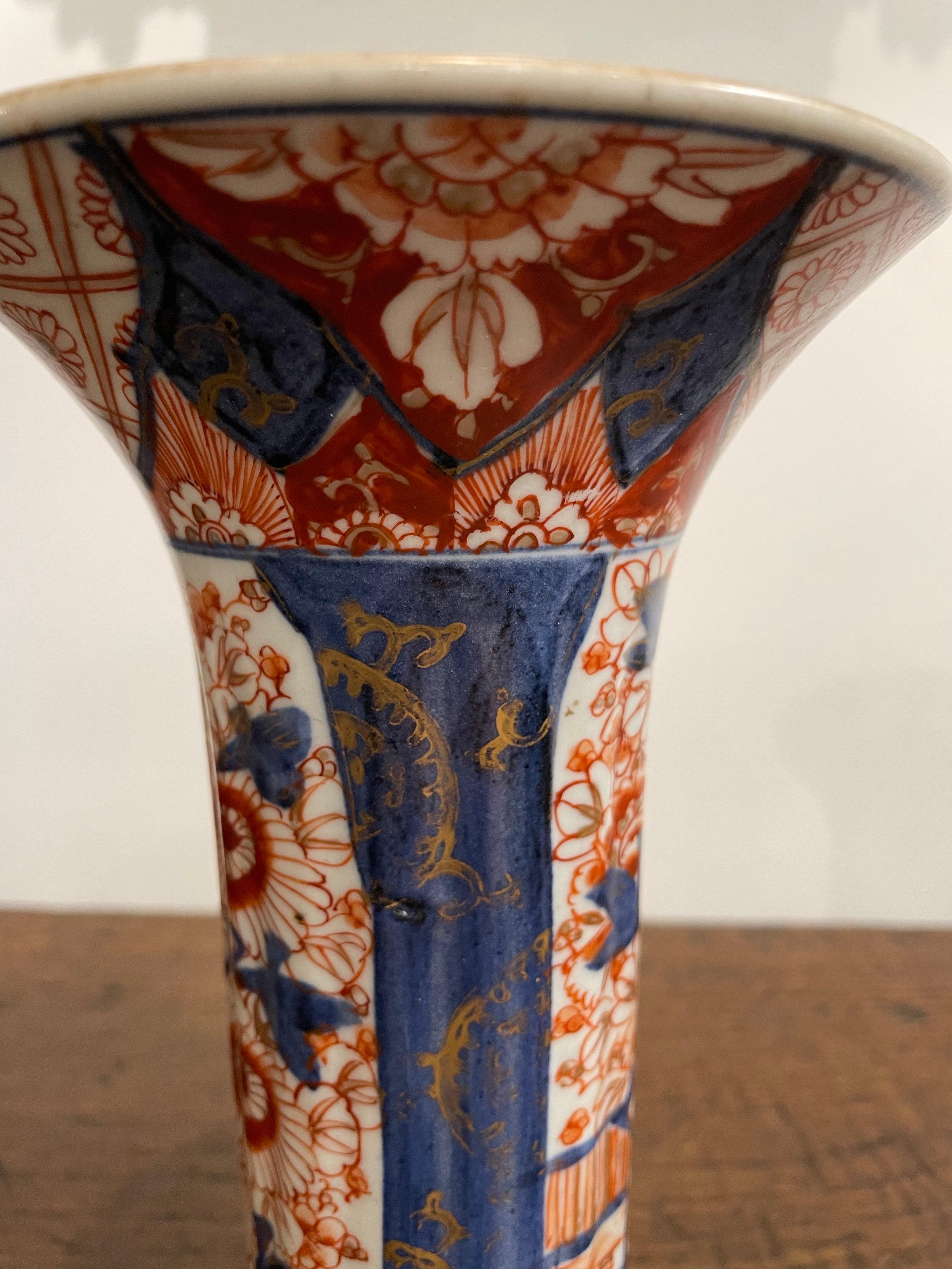 Hand-Crafted A Pair of Japanese Imari Beaker Vases, 19th Century For Sale