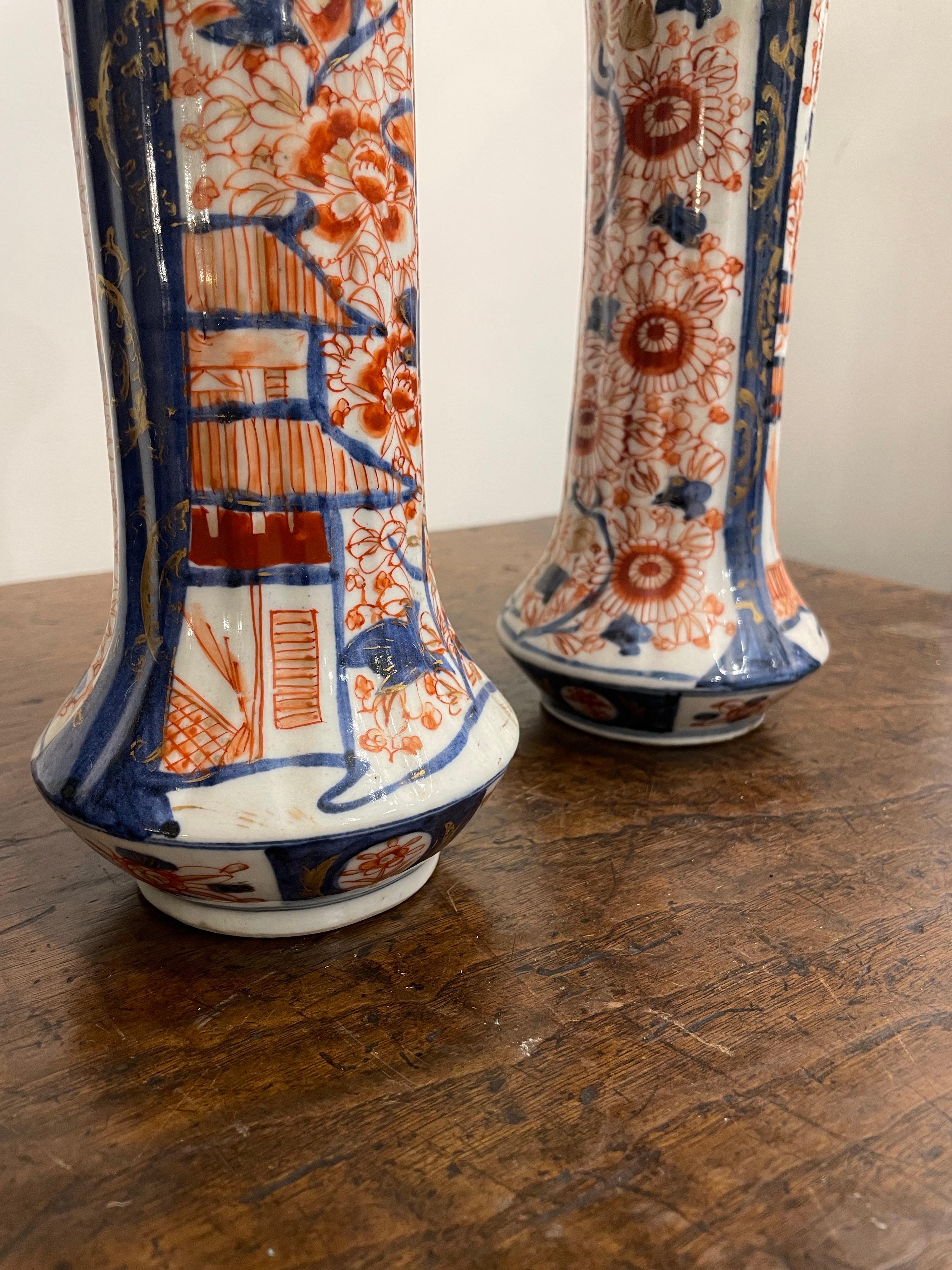 A Pair of Japanese Imari Beaker Vases, 19th Century In Good Condition For Sale In ARMADALE, VIC