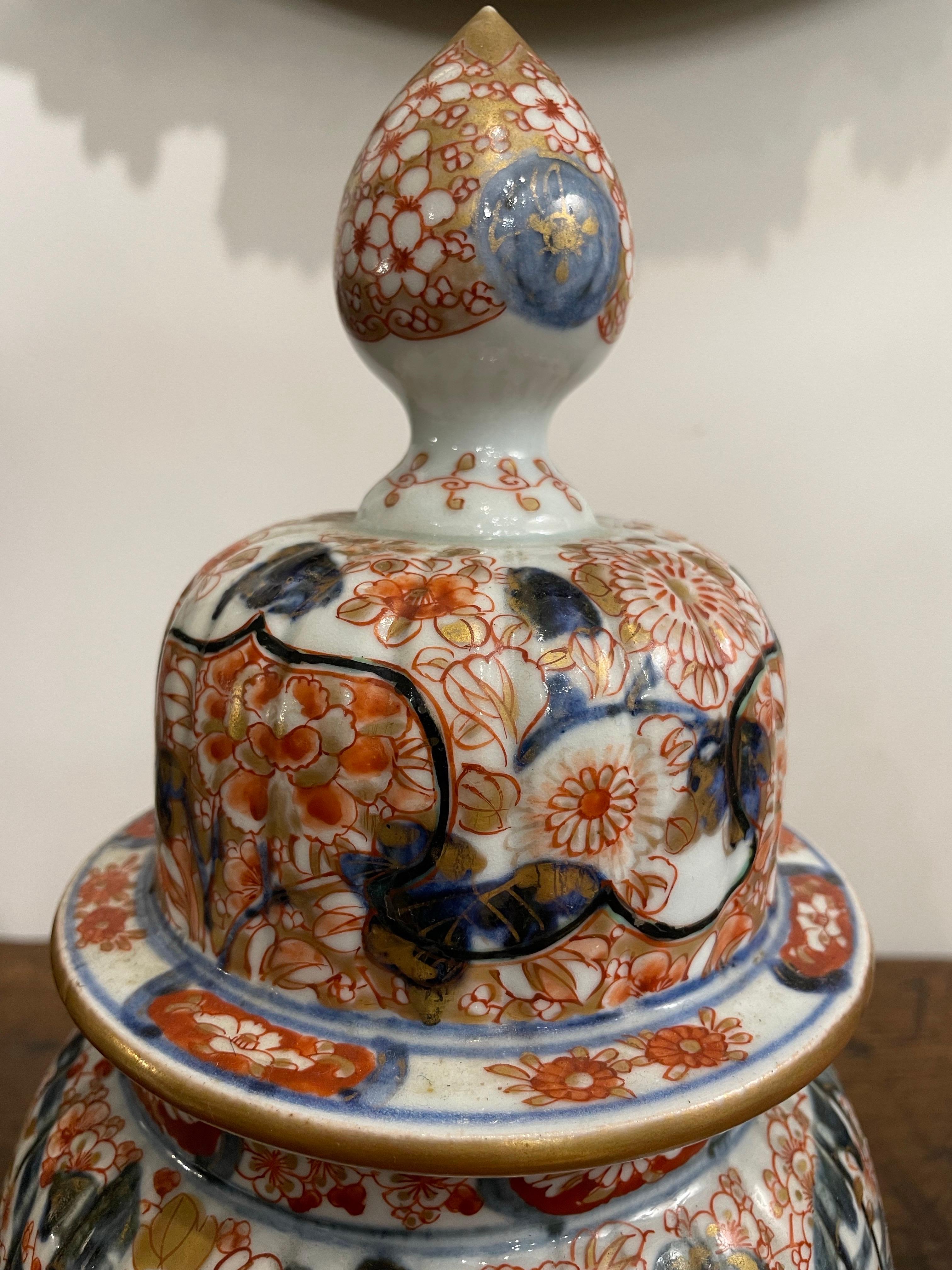 Hand-Crafted A Pair of Japanese Lidded Imari Vases, 19th Century For Sale