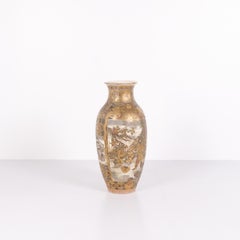 A Pair Of Japanese Satsuma vases In Hand-Painted Porcelain From The Meiji Period