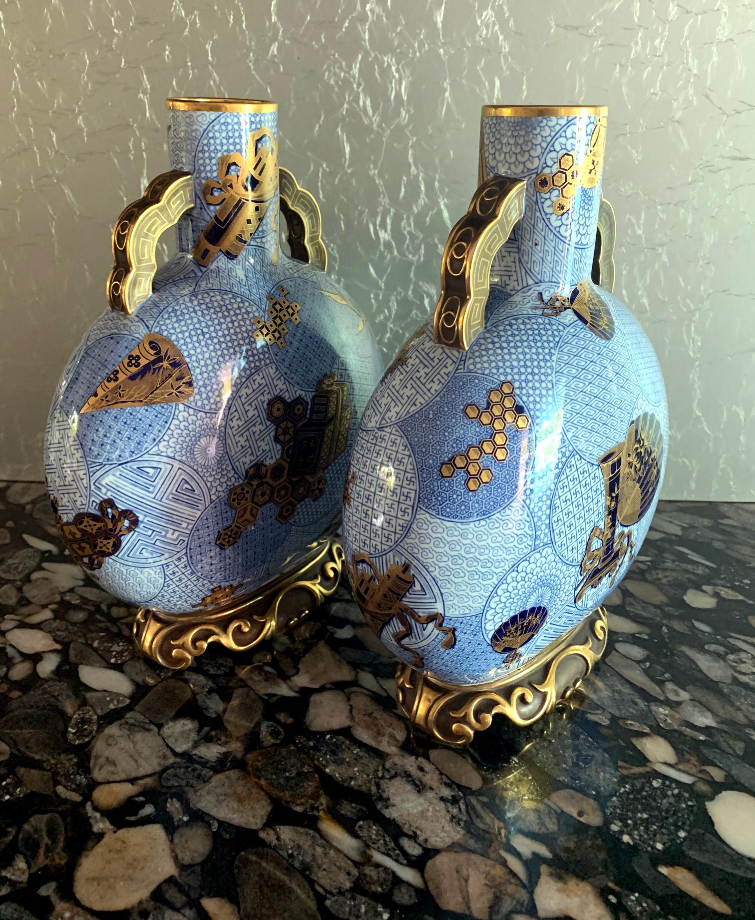 Pair of Japonisme Porcelain Moon Flask Vases Royal Worcester In Good Condition In Atlanta, GA