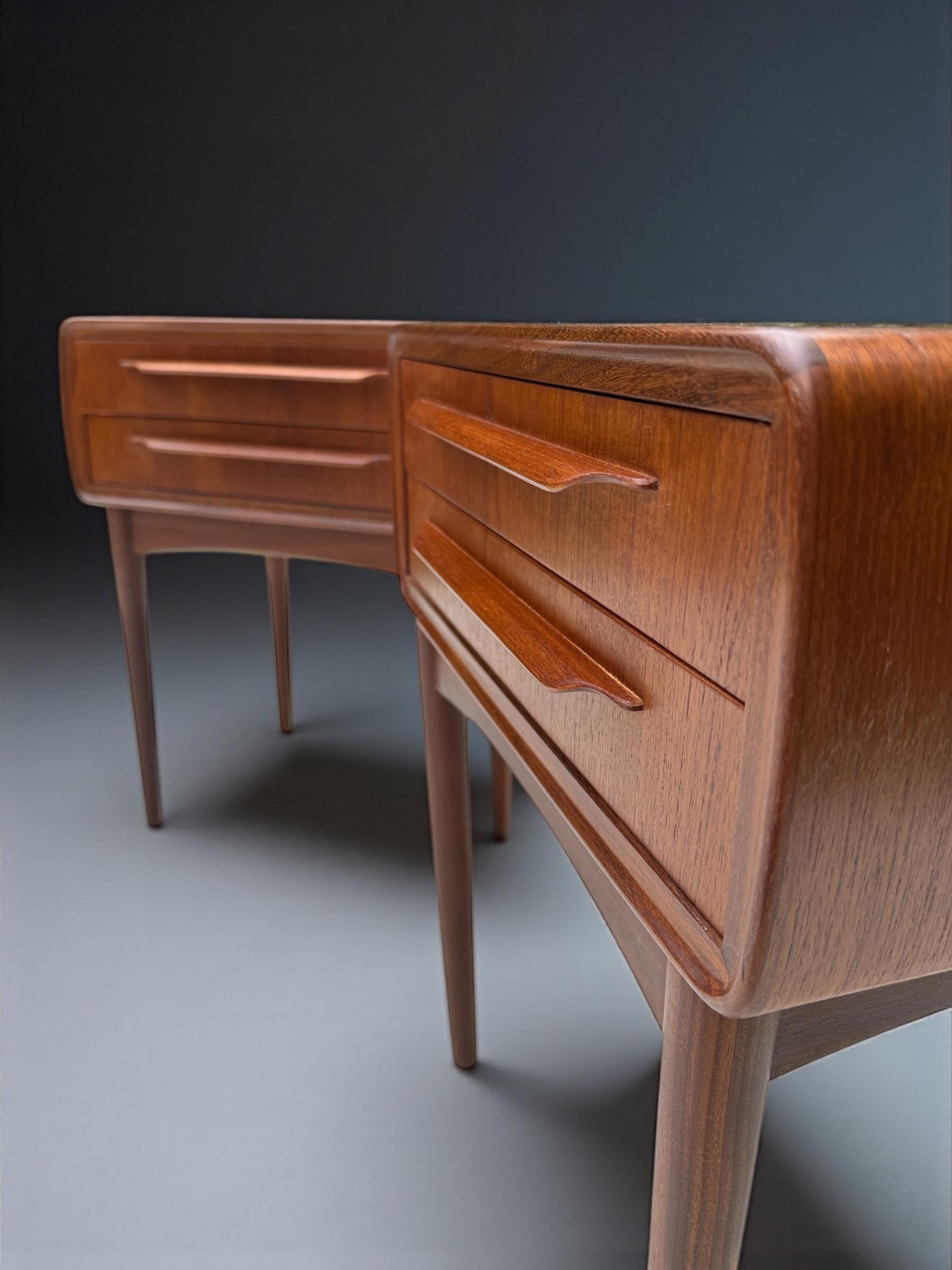 Mid-Century Modern A Pair of Johannes Andersen Nights Stands in Teak, Denmark 1960's For Sale