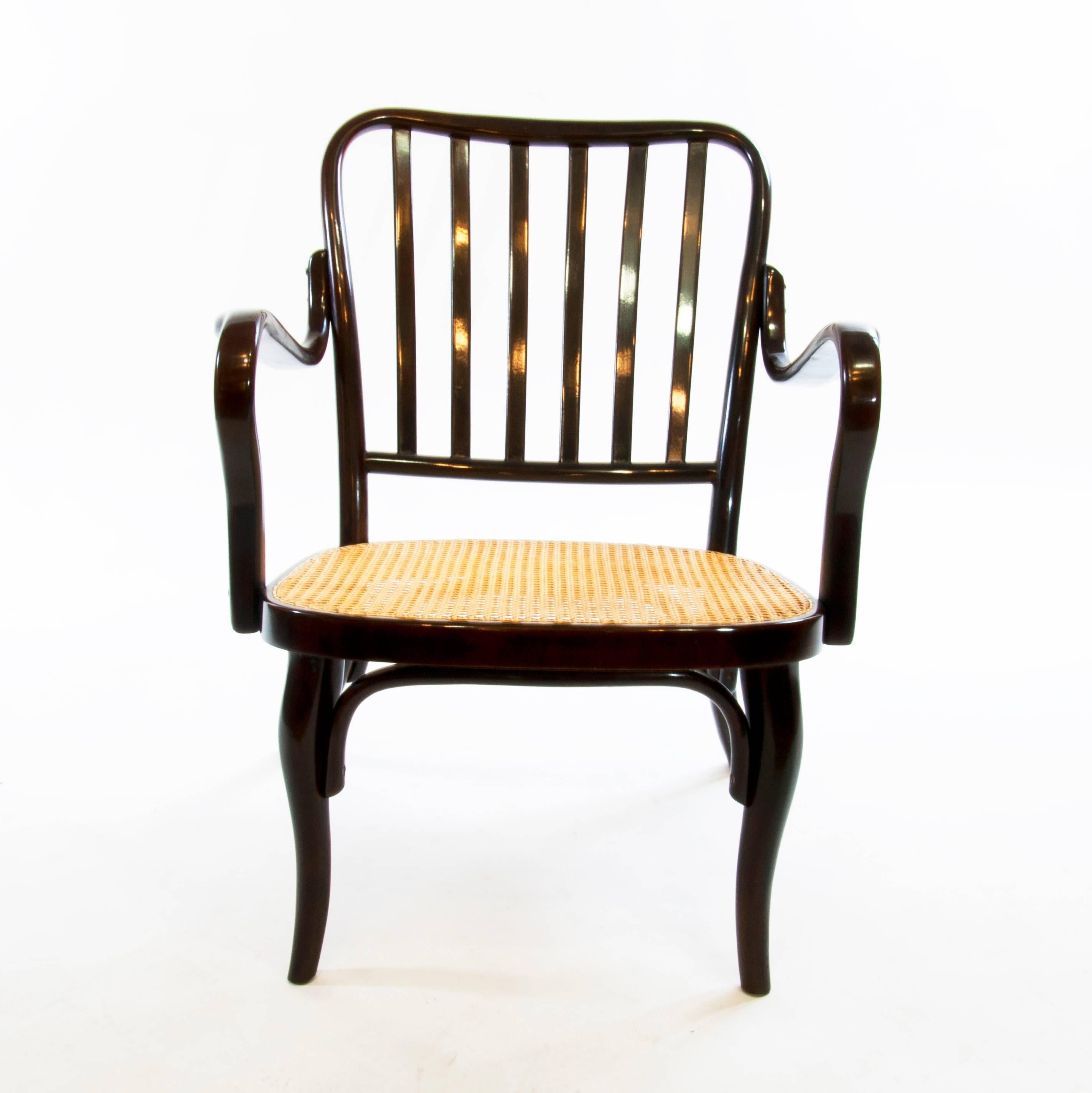 Pair of Josef Frank Bentwod Lounge Armchairs No 752 for Thonet 1930 Wickerwork (Bauhaus) im Angebot