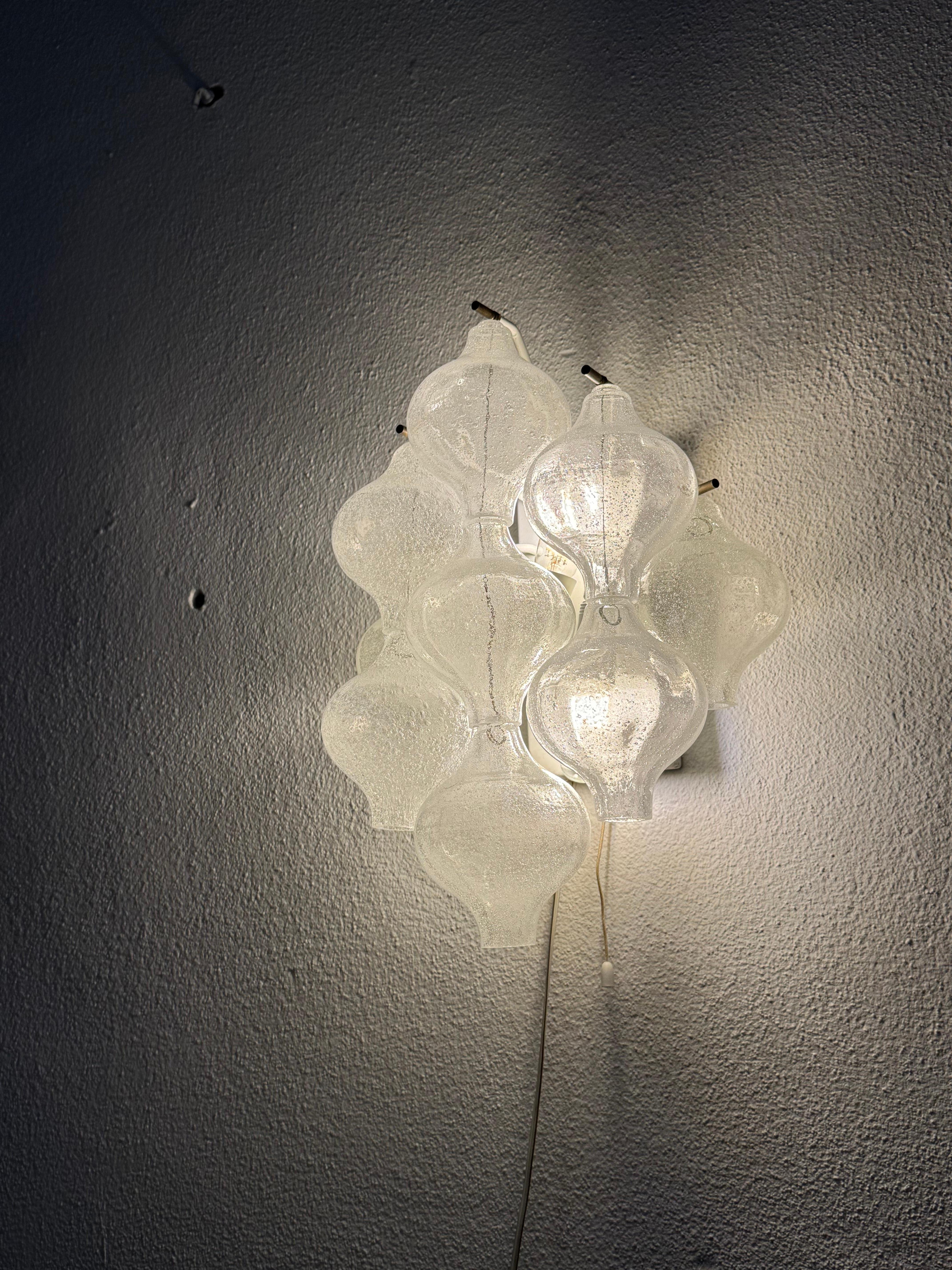 Una coppia di AT&T. Kalmar Tulipan Lampade da parete in vetro, lampade da parete e sconsigliate in vendita 10