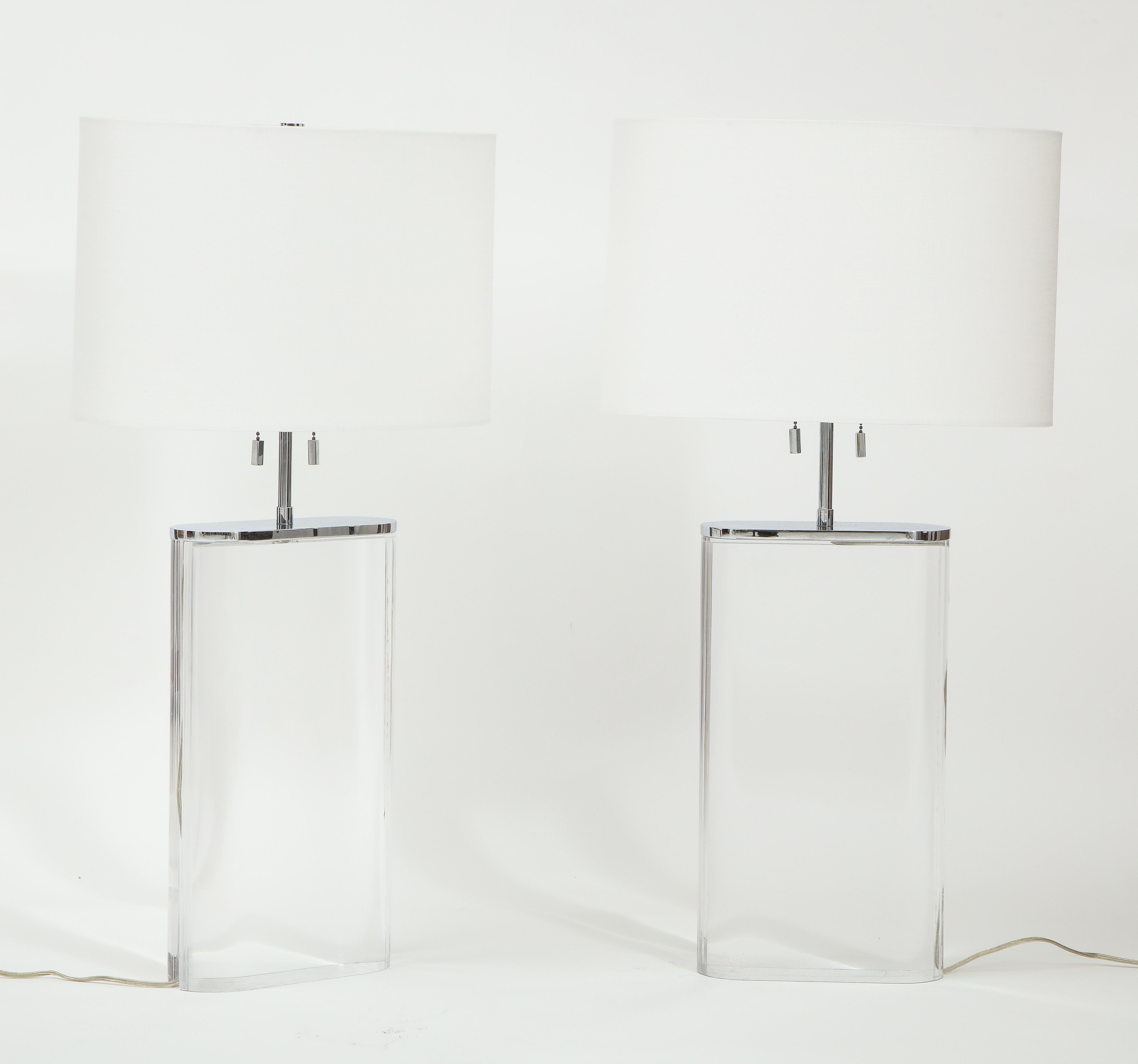 Pair of Karl Springer Large Lucite Table Lamps, circa 1982-1984 In Good Condition In New York, NY