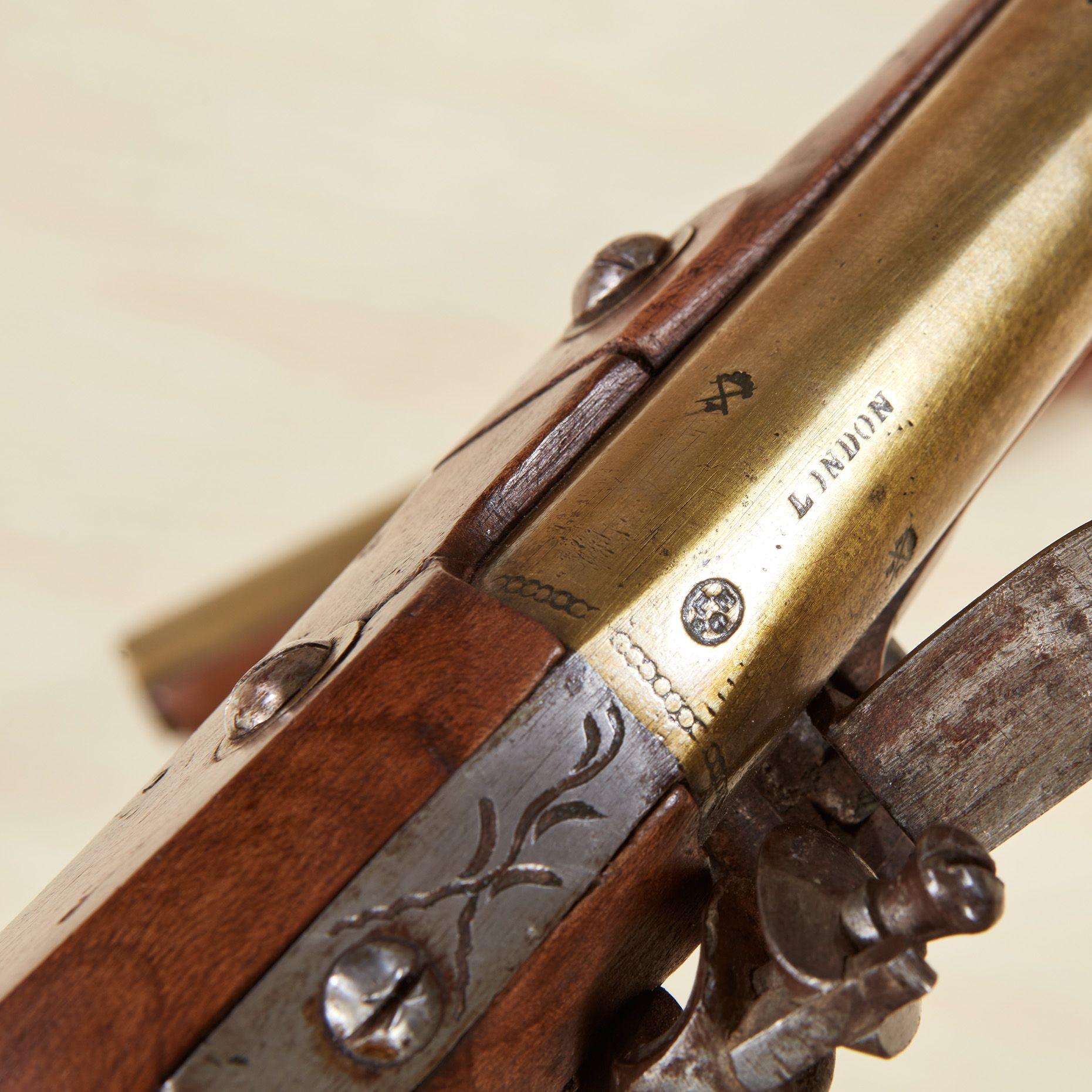 A Pair of Ketland and Co. Flintlock Pistols siglo XVIII y antes en venta