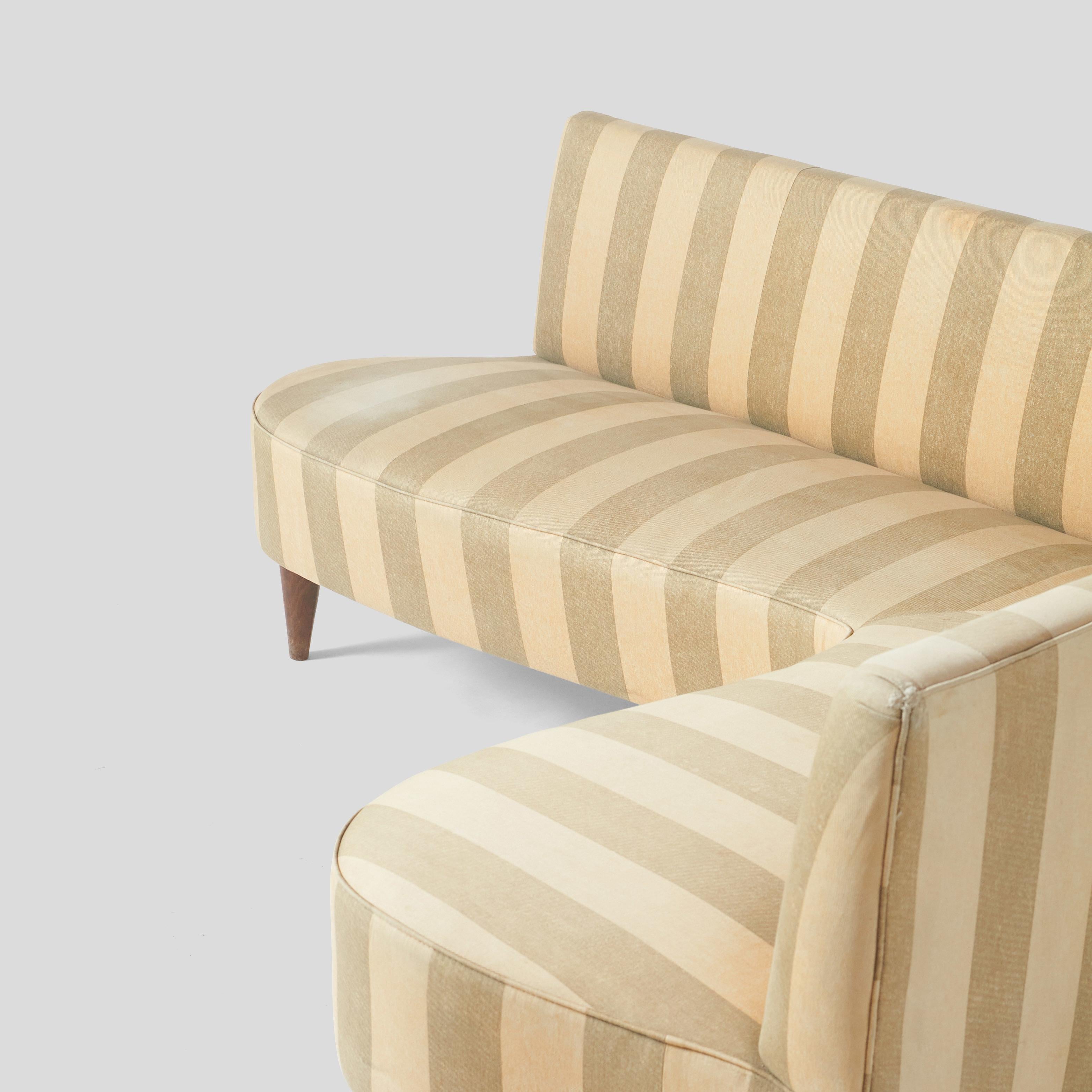 Modern A pair of L shaped sofas by Giulio Minoletti For Sale