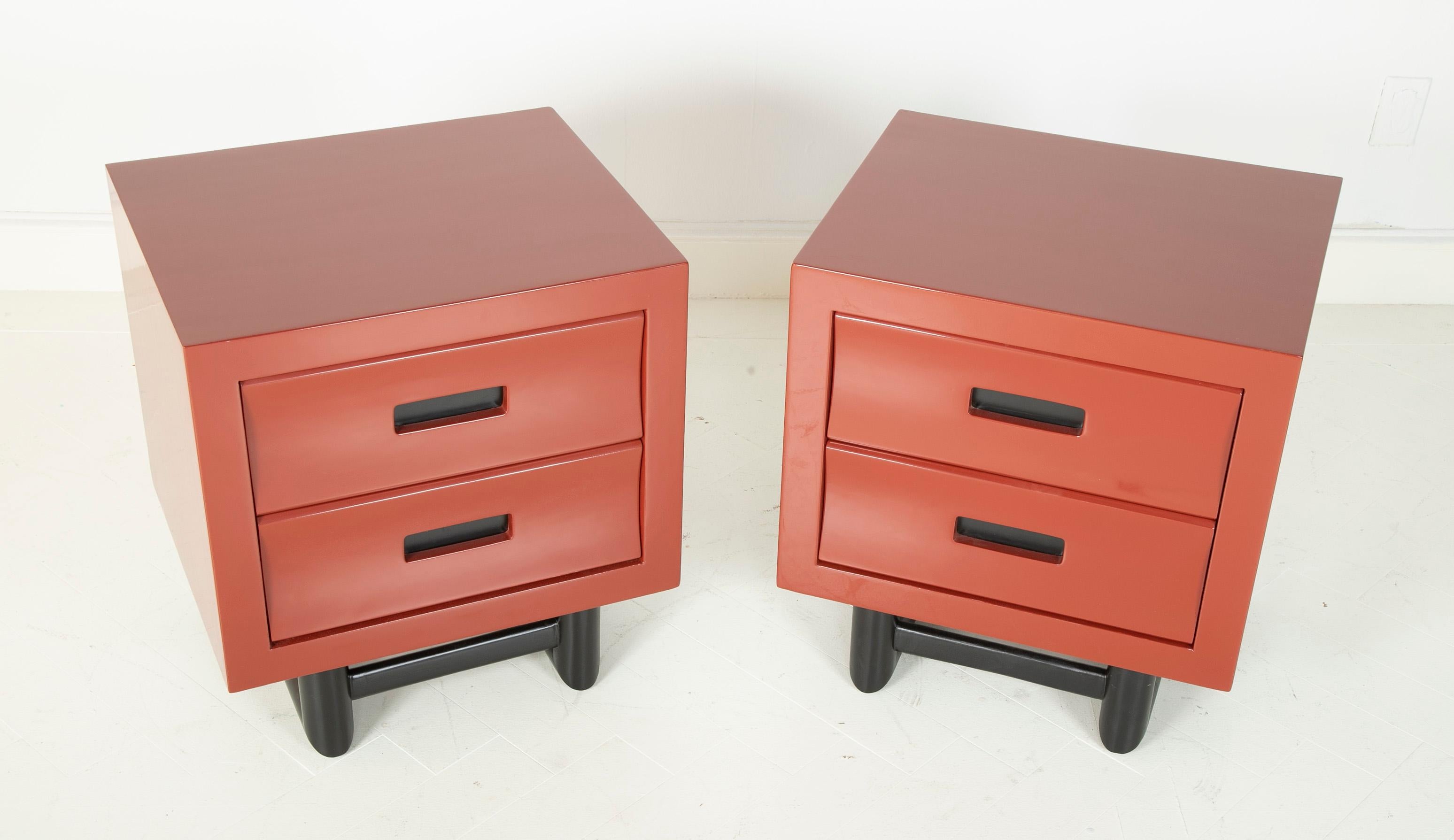 Mid-Century Modern Pair of Lacquered Side Tables in the Manner of Jay Spectre