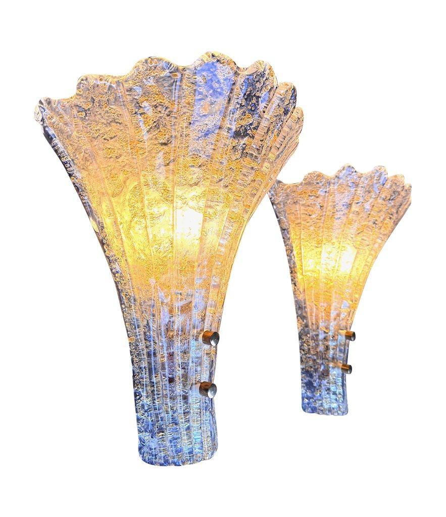 Pareja de grandes apliques de pared en forma de abanico de cristal Orrefors de los años 60, de Carl Fagerlund mediados del siglo XX en venta