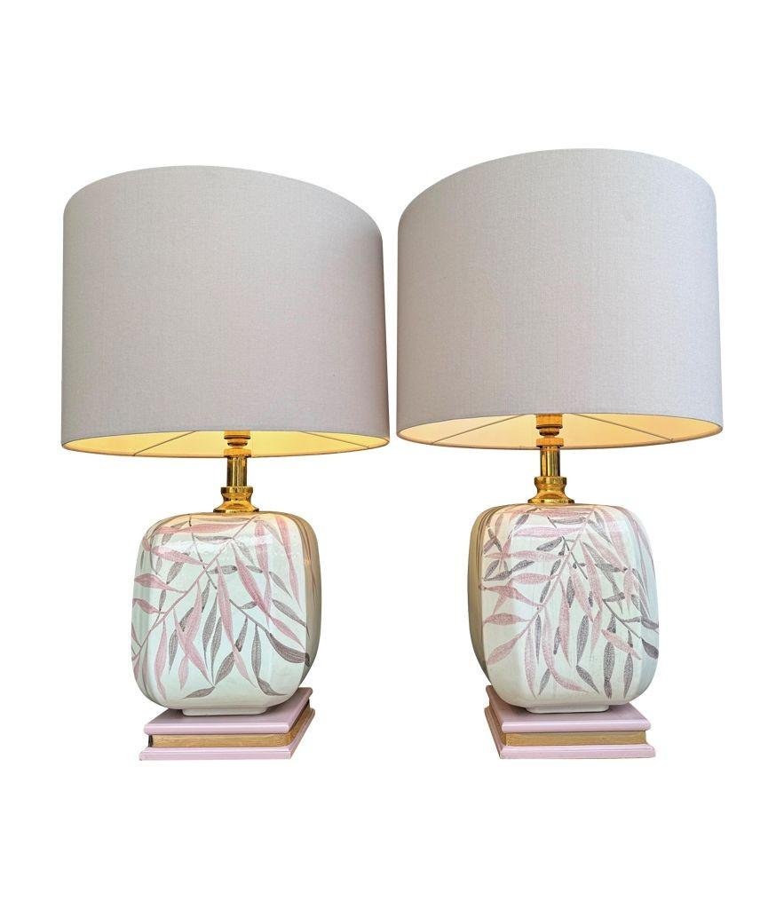 Coppia di grandi lampade in ceramica dipinta degli anni '70 di Ugo Zaccanini per Maison Lancel in vendita 4