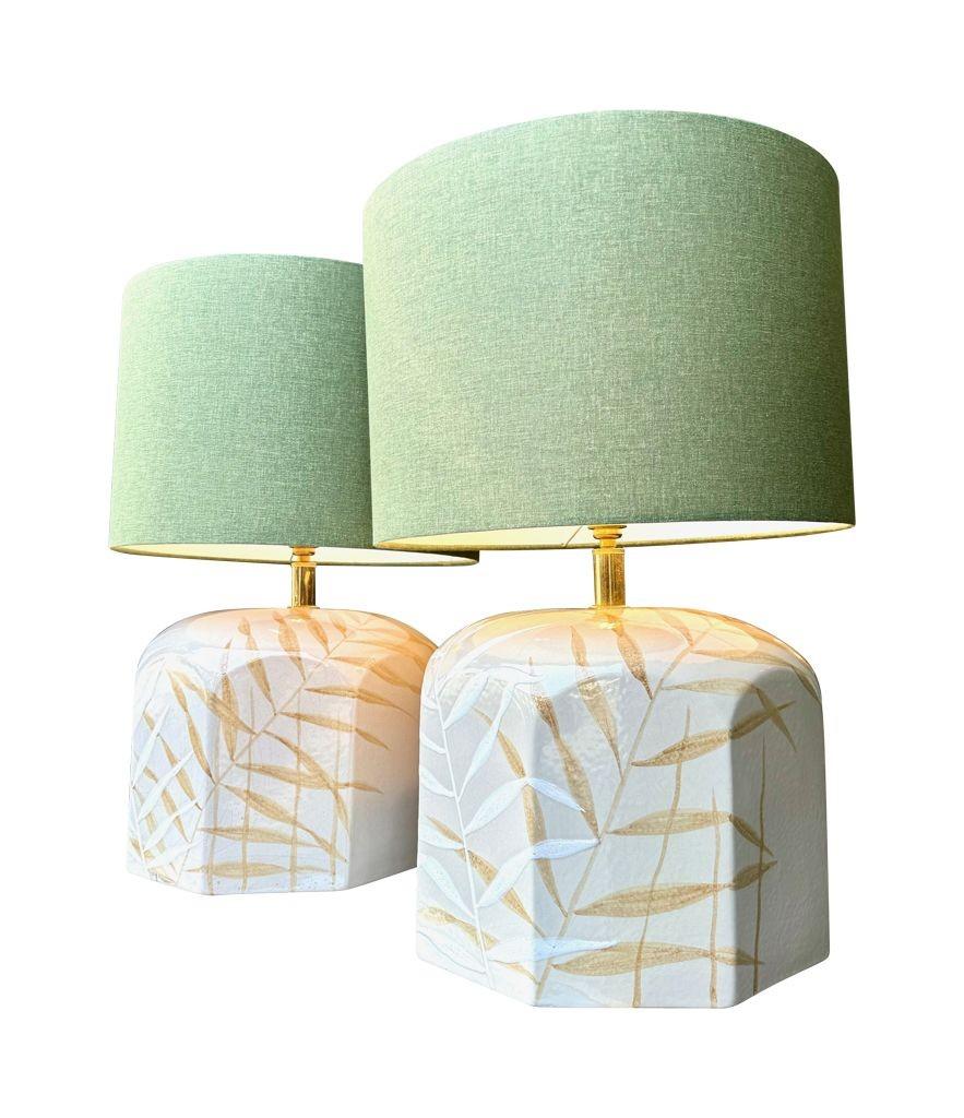 Paire de grandes lampes en céramique peintes à la main par le céramiste Ugo Zaccanini, des années 1970 en vente 5