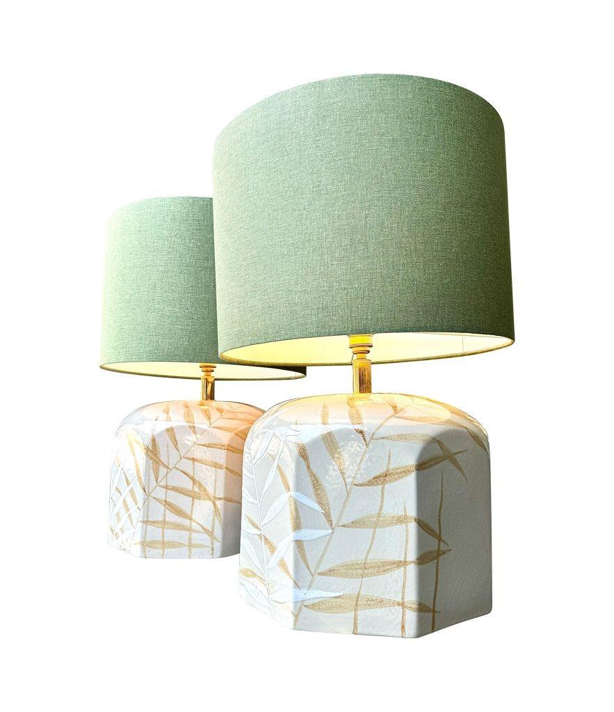 Paire de grandes lampes en céramique peintes à la main par le céramiste Ugo Zaccanini, des années 1970 en vente 7