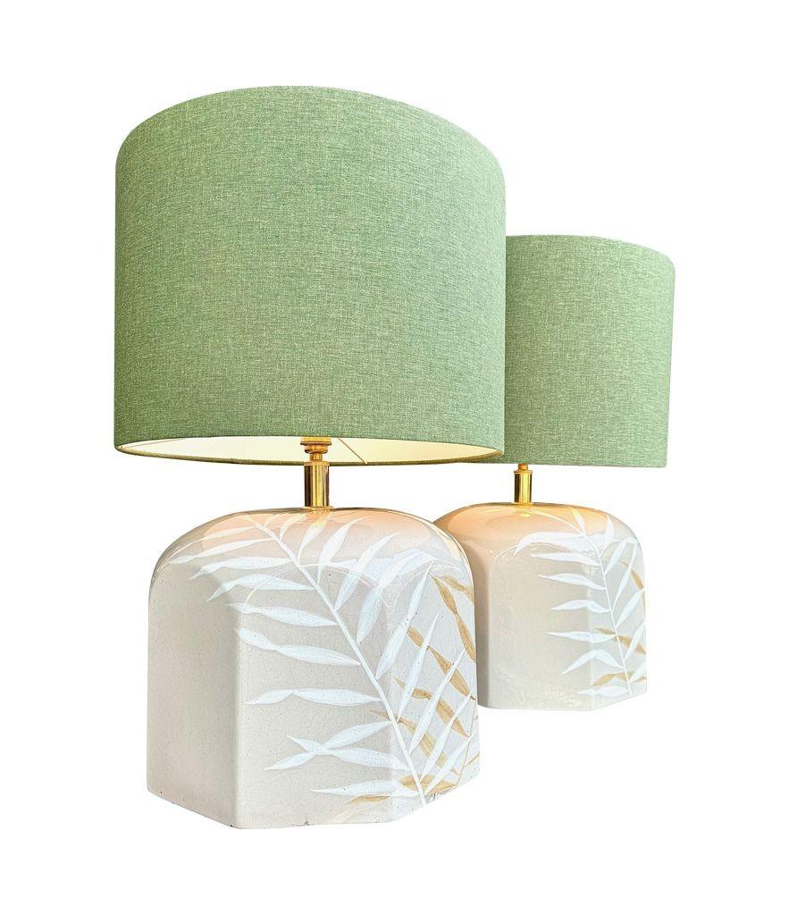 Paire de grandes lampes en céramique peintes à la main par le céramiste Ugo Zaccanini, des années 1970 Bon état - En vente à London, GB