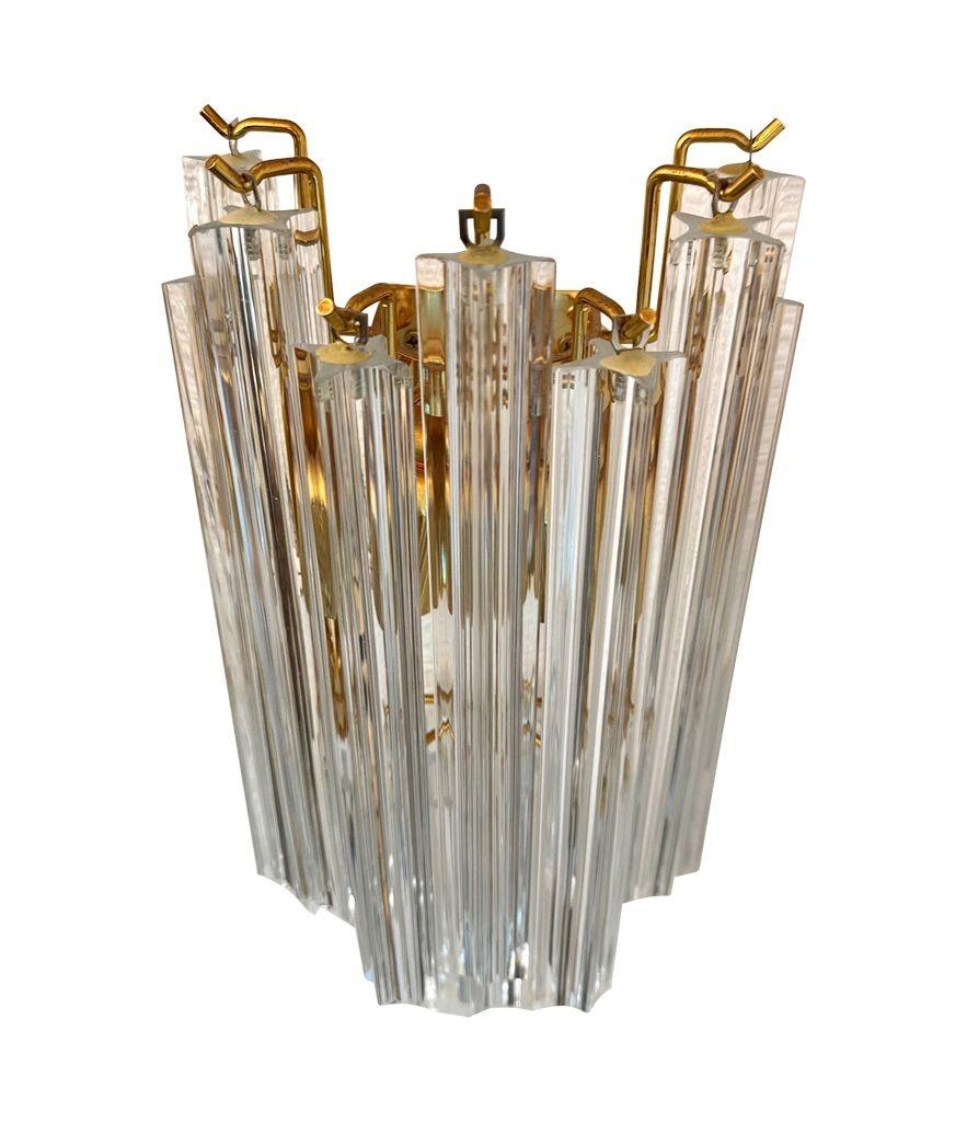 Coppia di grandi applique Novorasi quadriedri degli anni '80 in vetro di Murano e ottone in vendita 5