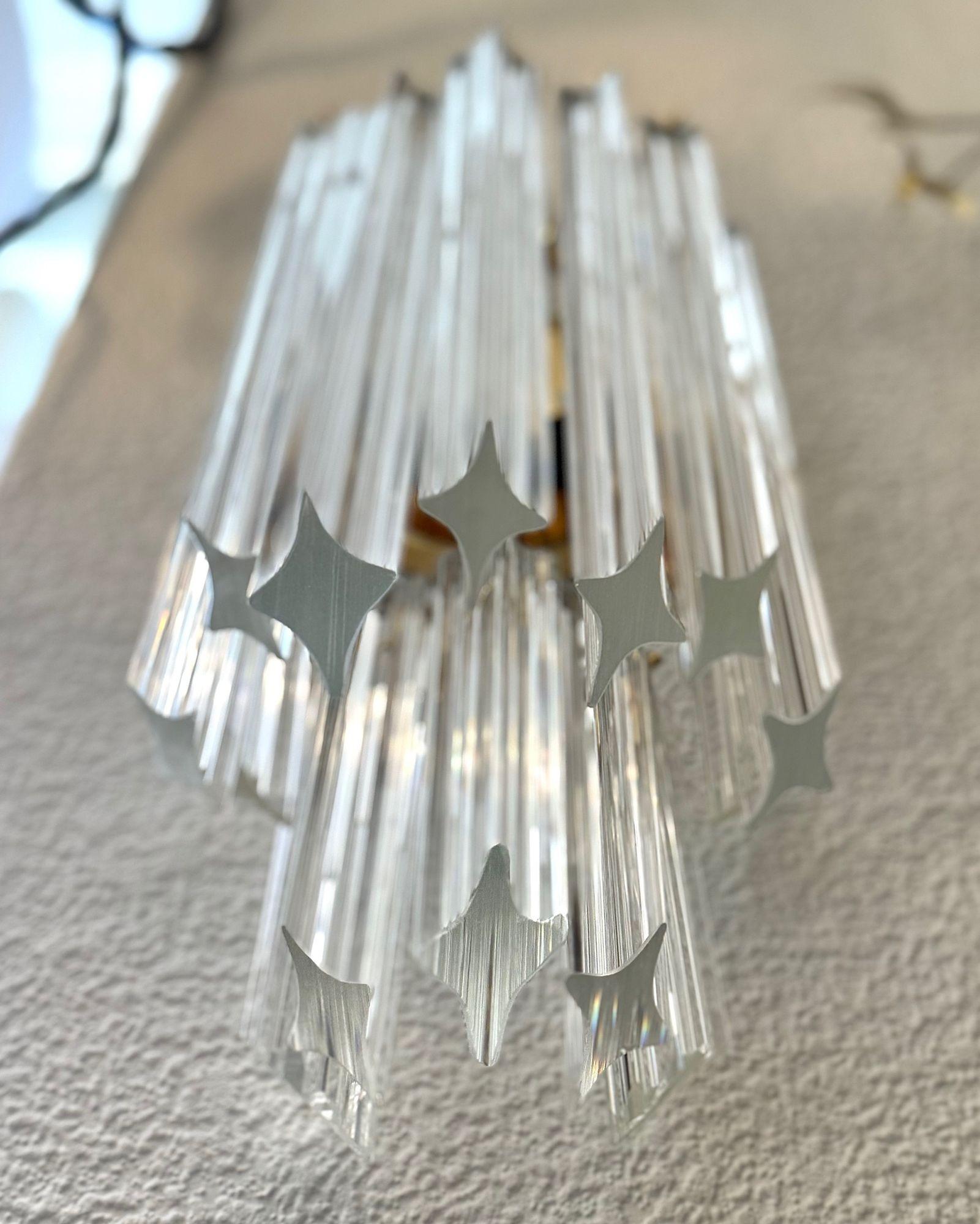 Coppia di grandi applique Novorasi quadriedri degli anni '80 in vetro di Murano e ottone in vendita 7