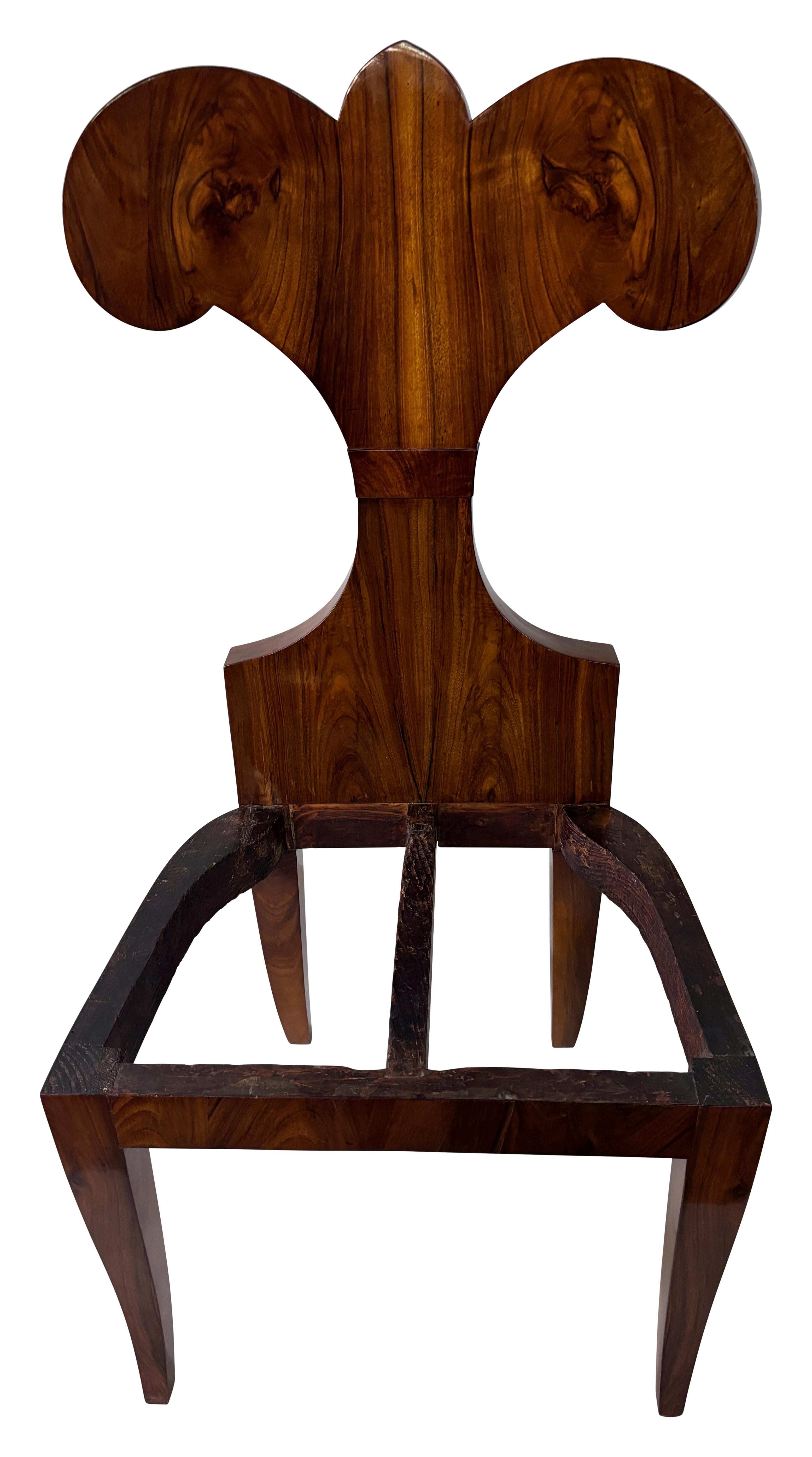 Zwei große Mahagoni-Beistellstühle aus dem Biedermeier des 19. im Angebot 4