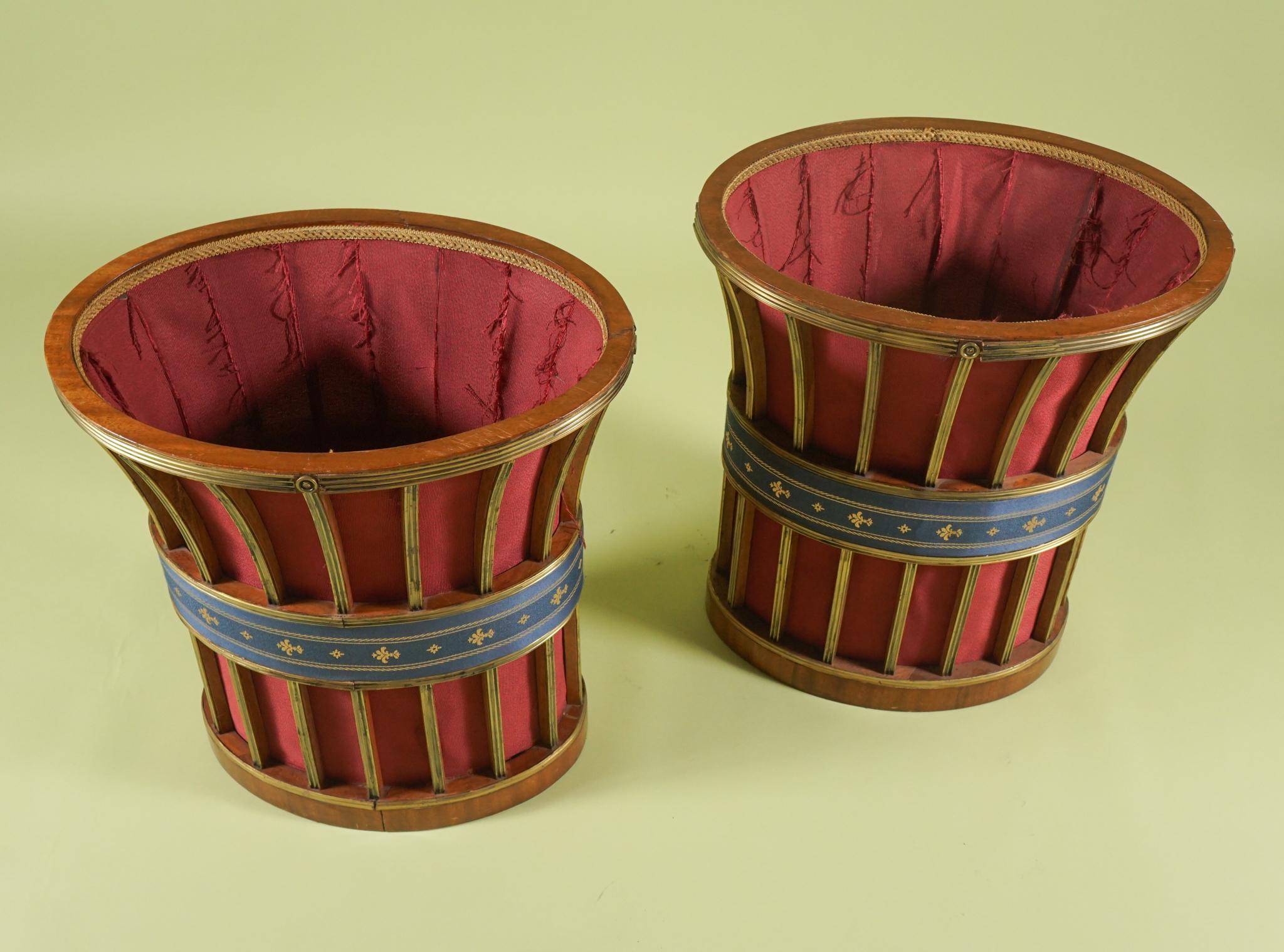 Pair of Large 19th Century Russian Neoclassic Brass Decorated Mahogany Baskets In Good Condition For Sale In Hudson, NY