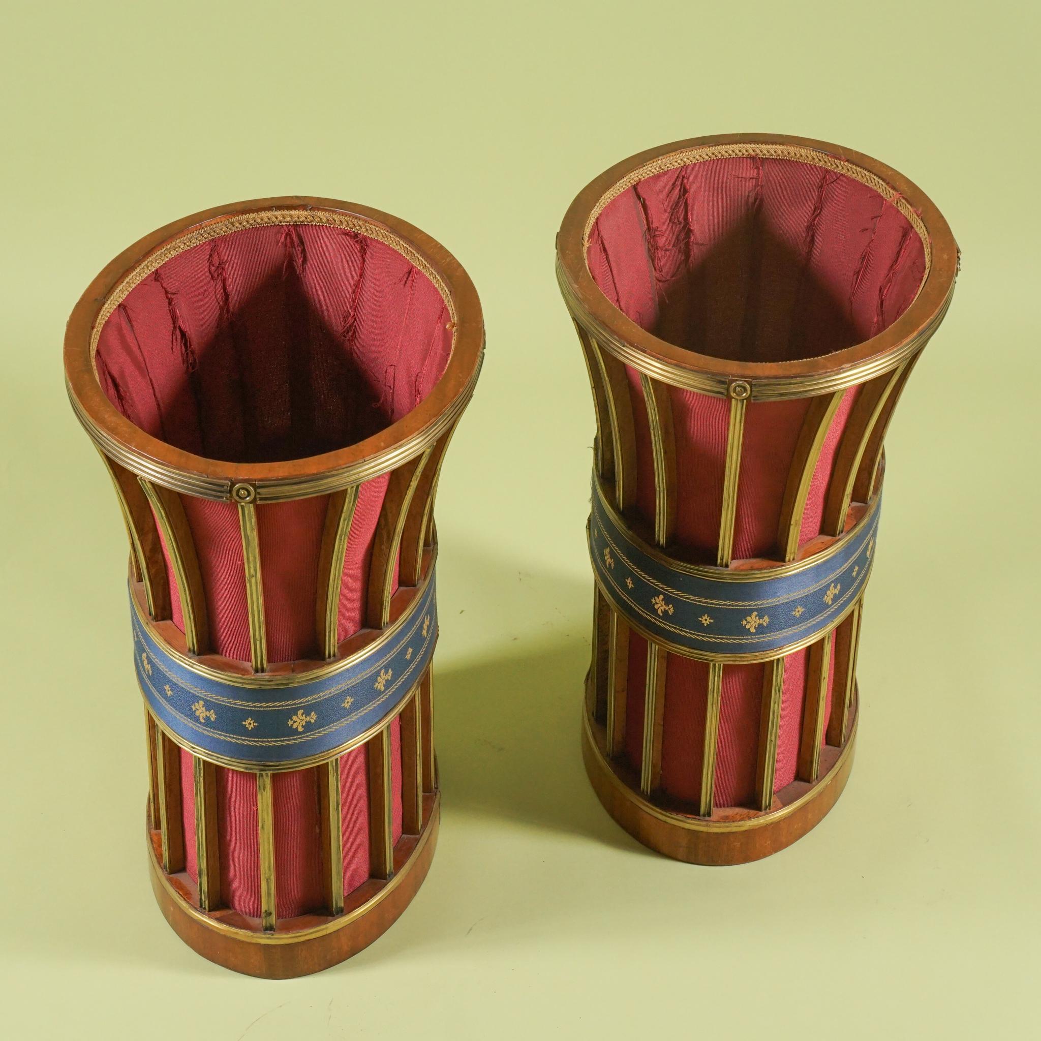 Pair of Large 19th Century Russian Neoclassic Brass Decorated Mahogany Baskets For Sale 2