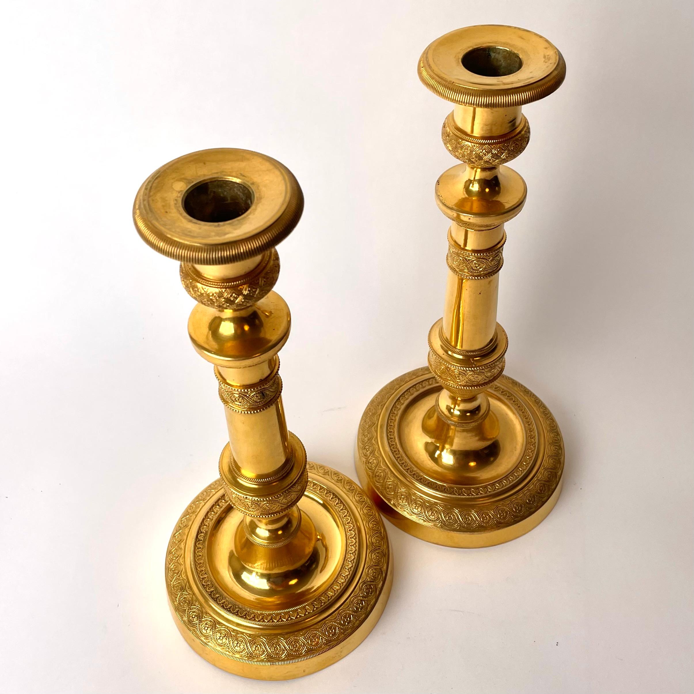 Pair of Large and Sophisticated Empire Candlesticks in Gilded Bronze In Good Condition In Knivsta, SE