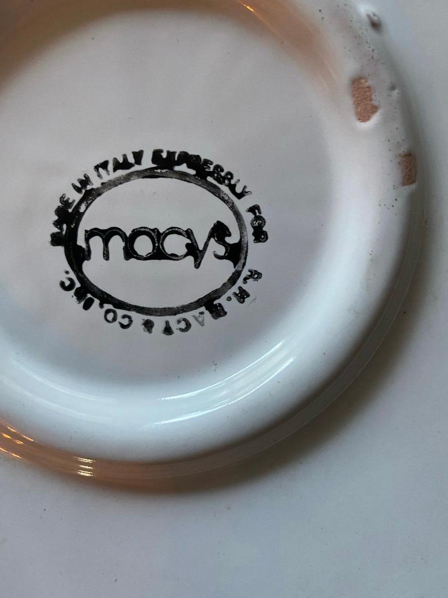 Pareja de grandes y vibrantes fuentes La Musa para Macy's siglo XX en venta