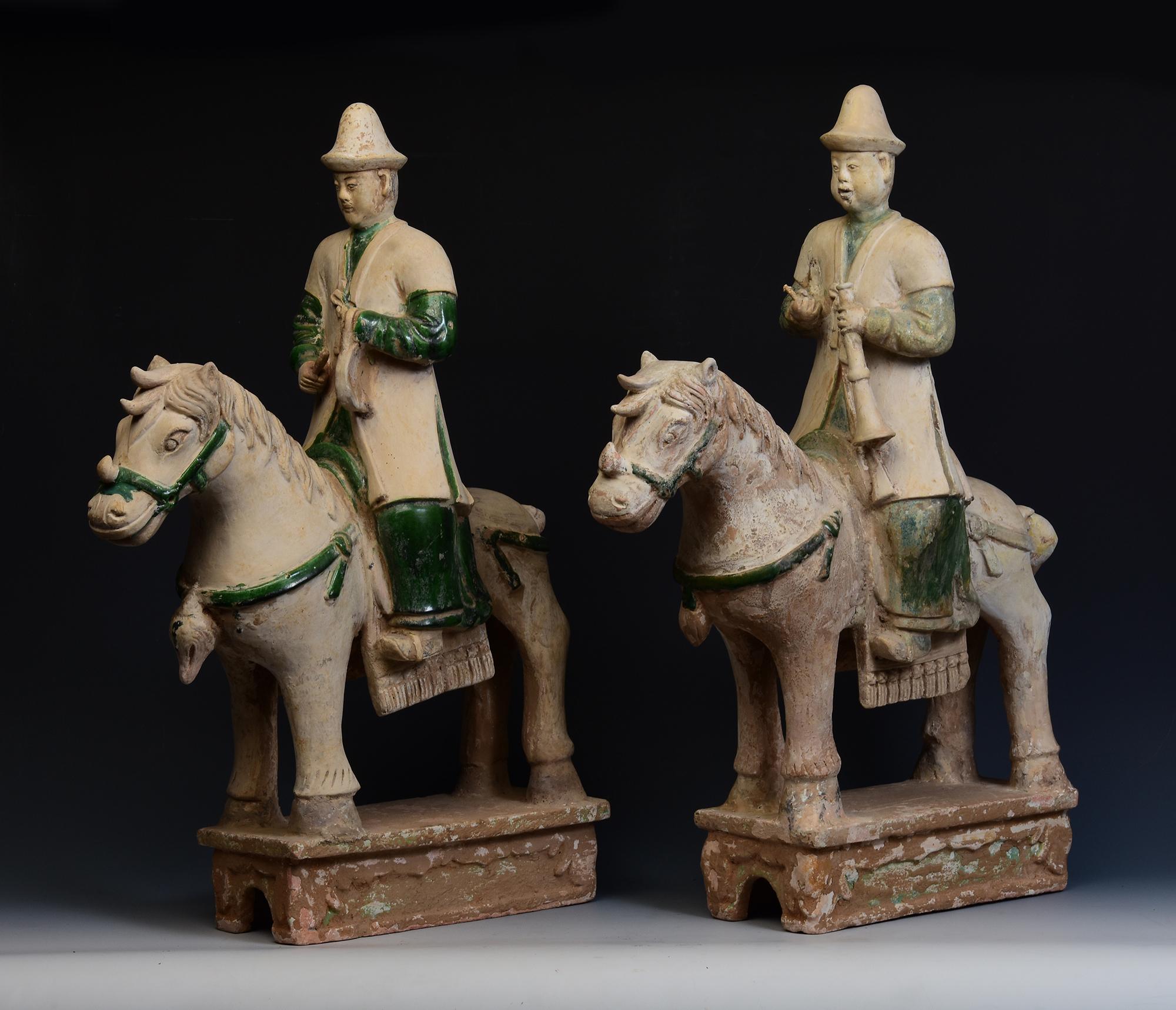 A Pair of Large Antique Ming Pottery Musician Rider on Horse with Oxford TL Test In Good Condition For Sale In Sampantawong, TH