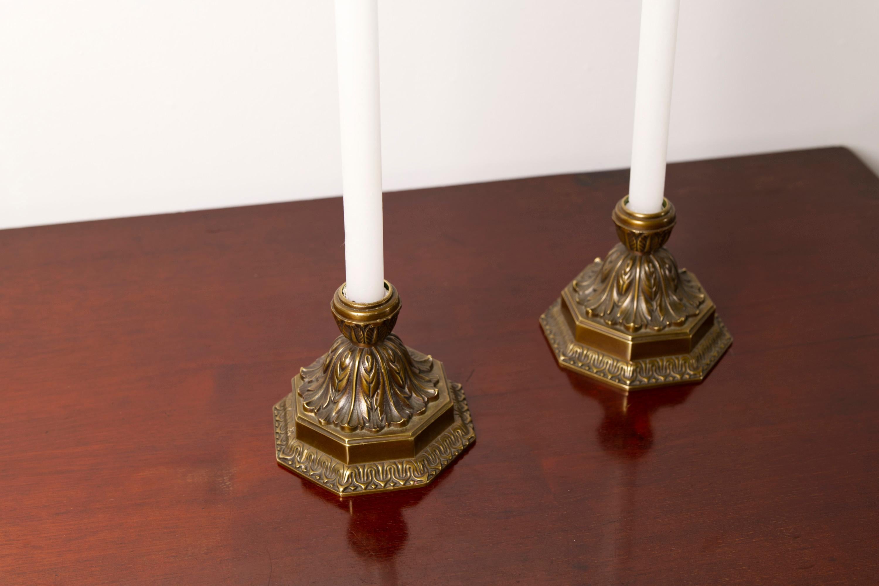 Pair of Large Art Deco Solid Bronze Candle Holders – Denmark, 1930s

This impressive pair of solid bronze candle holders from 1930s Denmark exemplifies the bold elegance of Art Deco design. With their elegant leaf designs, stepped bases, and