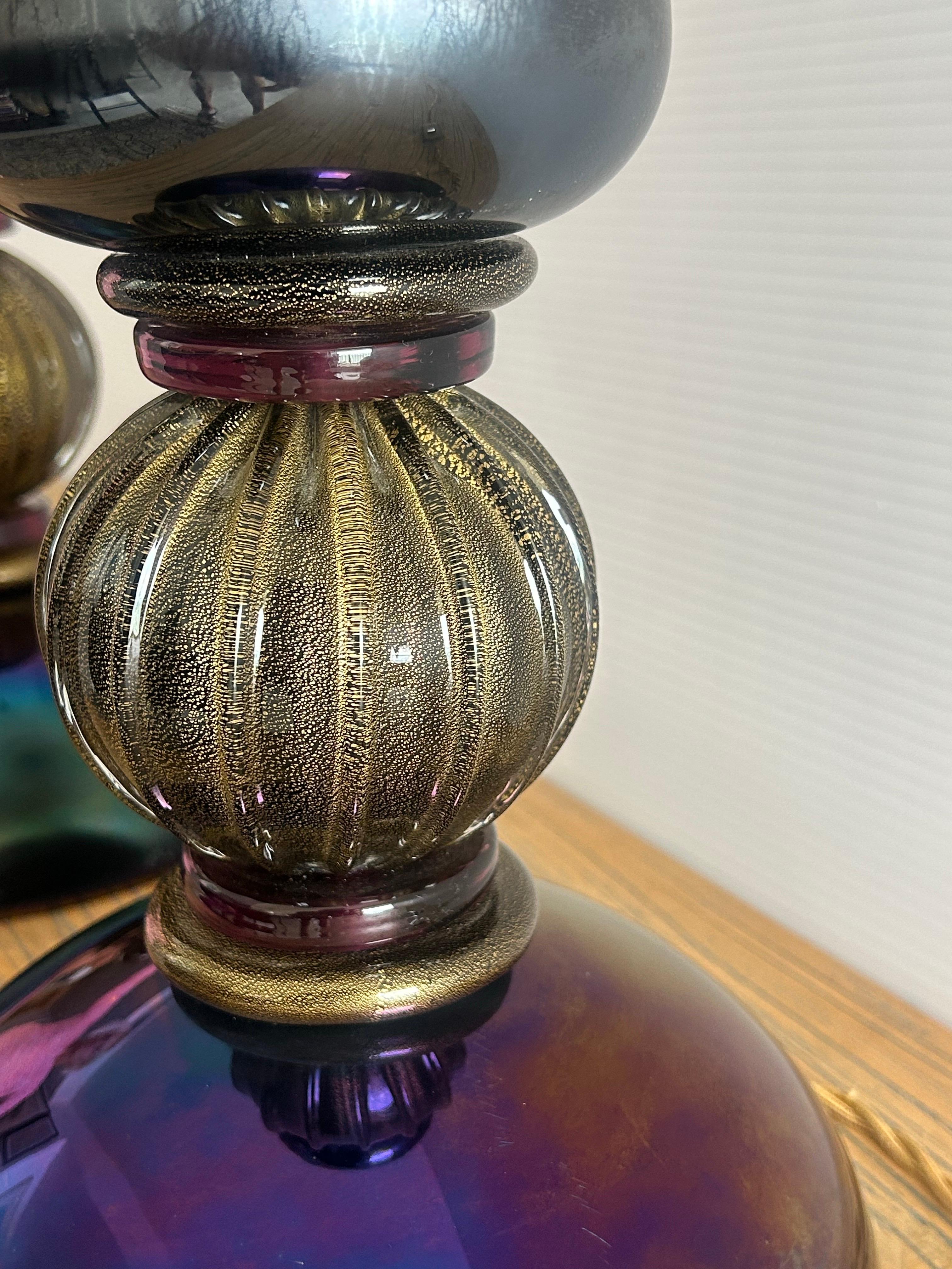 Paire de grands objets de Murano de couleur bleue.  lampes en verre . irisées et rares. en vente 10