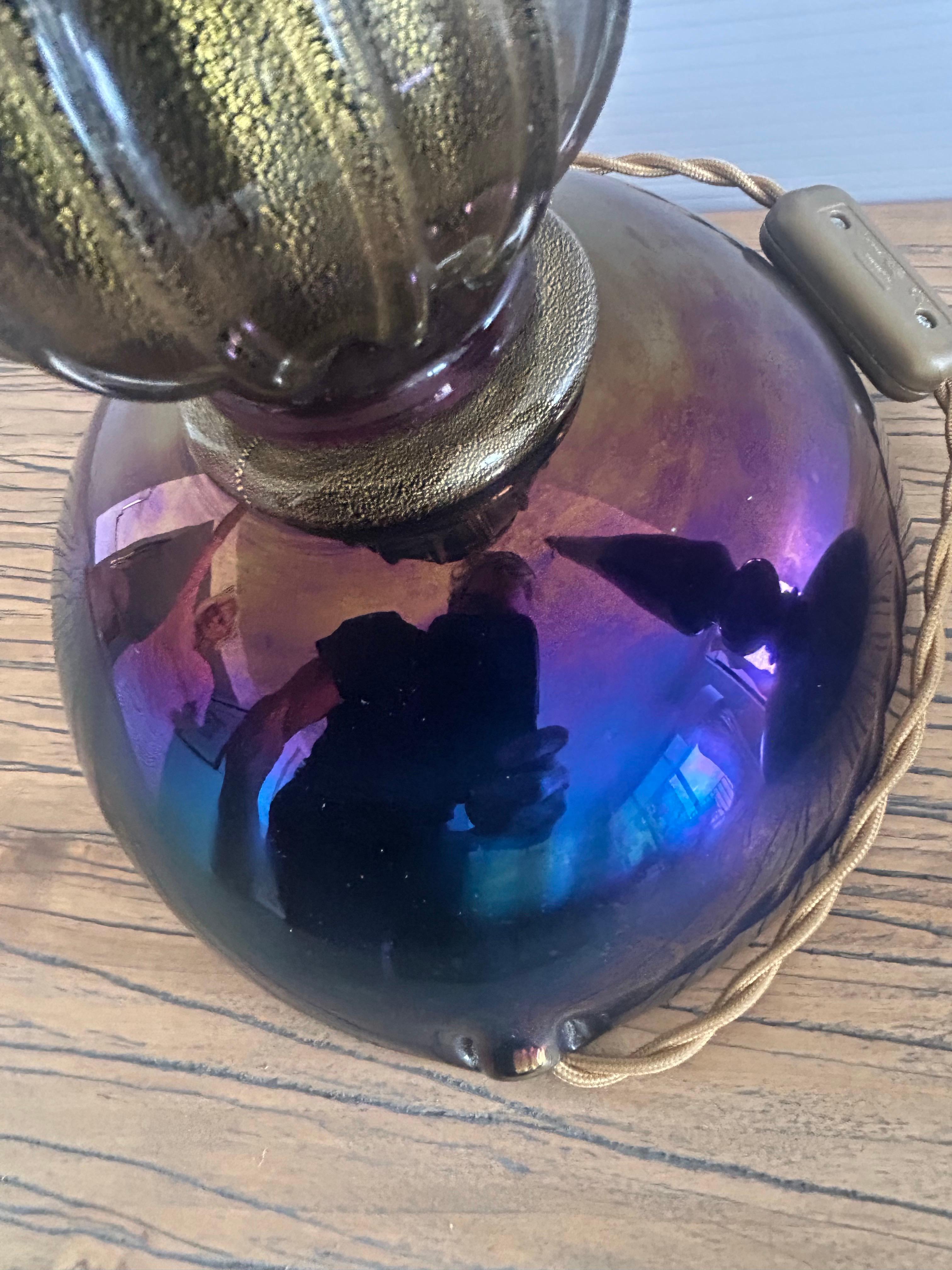 Paire de grands objets de Murano de couleur bleue.  lampes en verre . irisées et rares. en vente 2