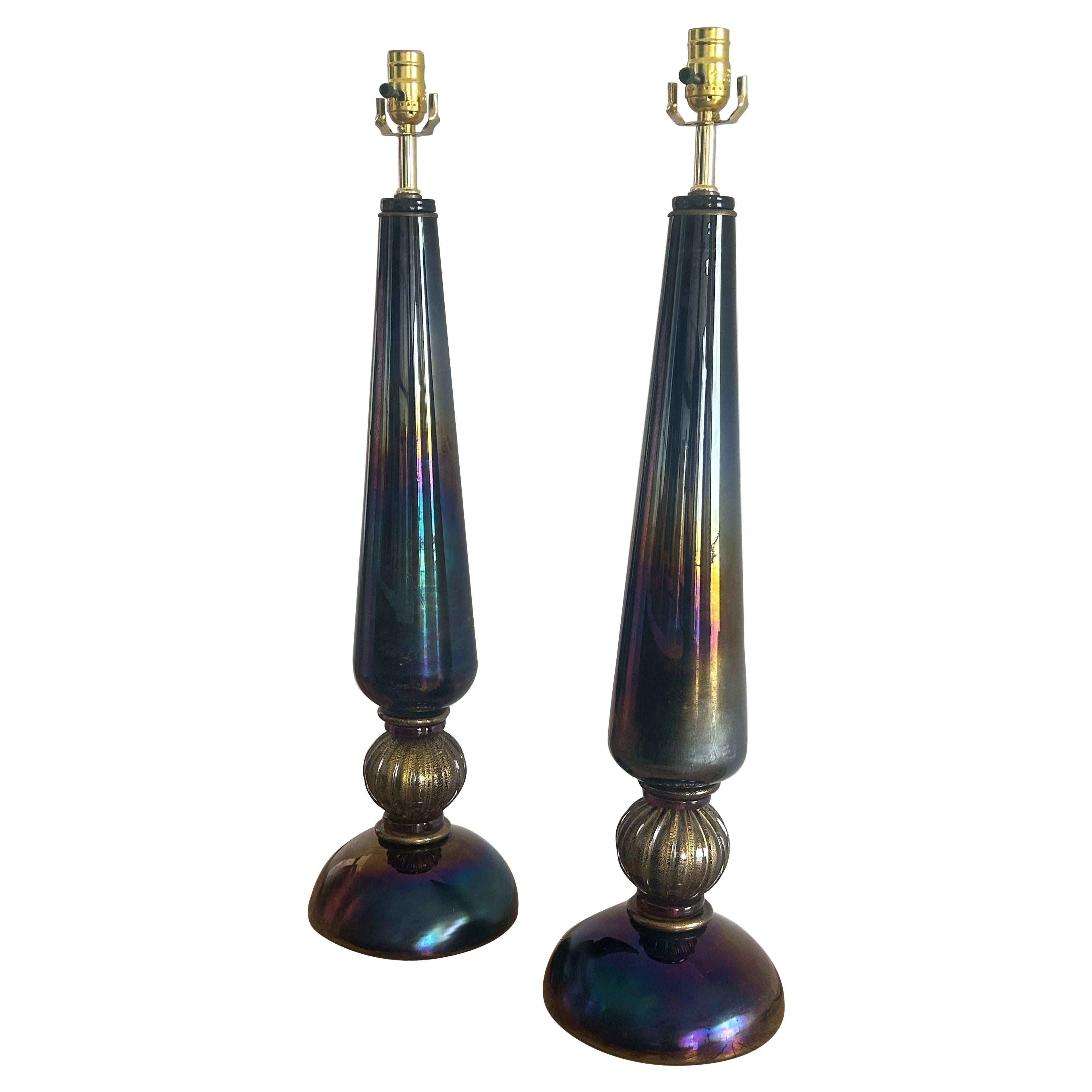 Paire de grands objets de Murano de couleur bleue.  lampes en verre . irisées et rares. en vente