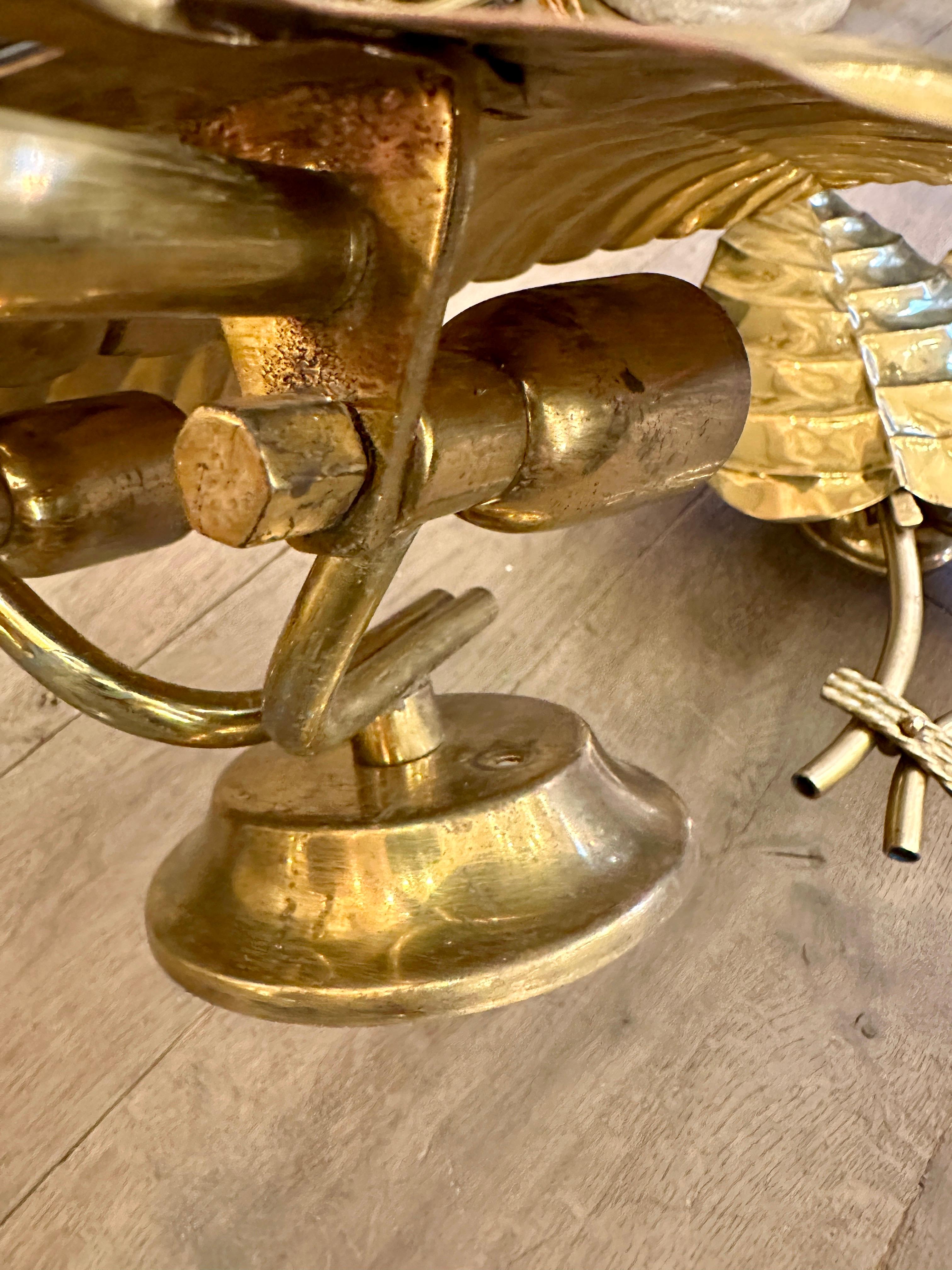 A Pair Of Large Brass Twin Palm Wall Lights  In Good Condition For Sale In London, GB
