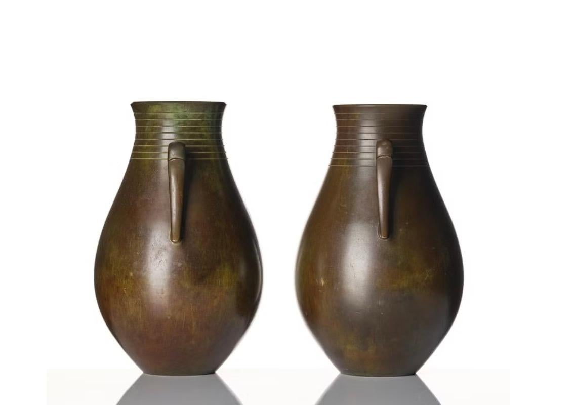 Scandinavo moderno Coppia di grandi vasi in bronzo di GAB in vendita