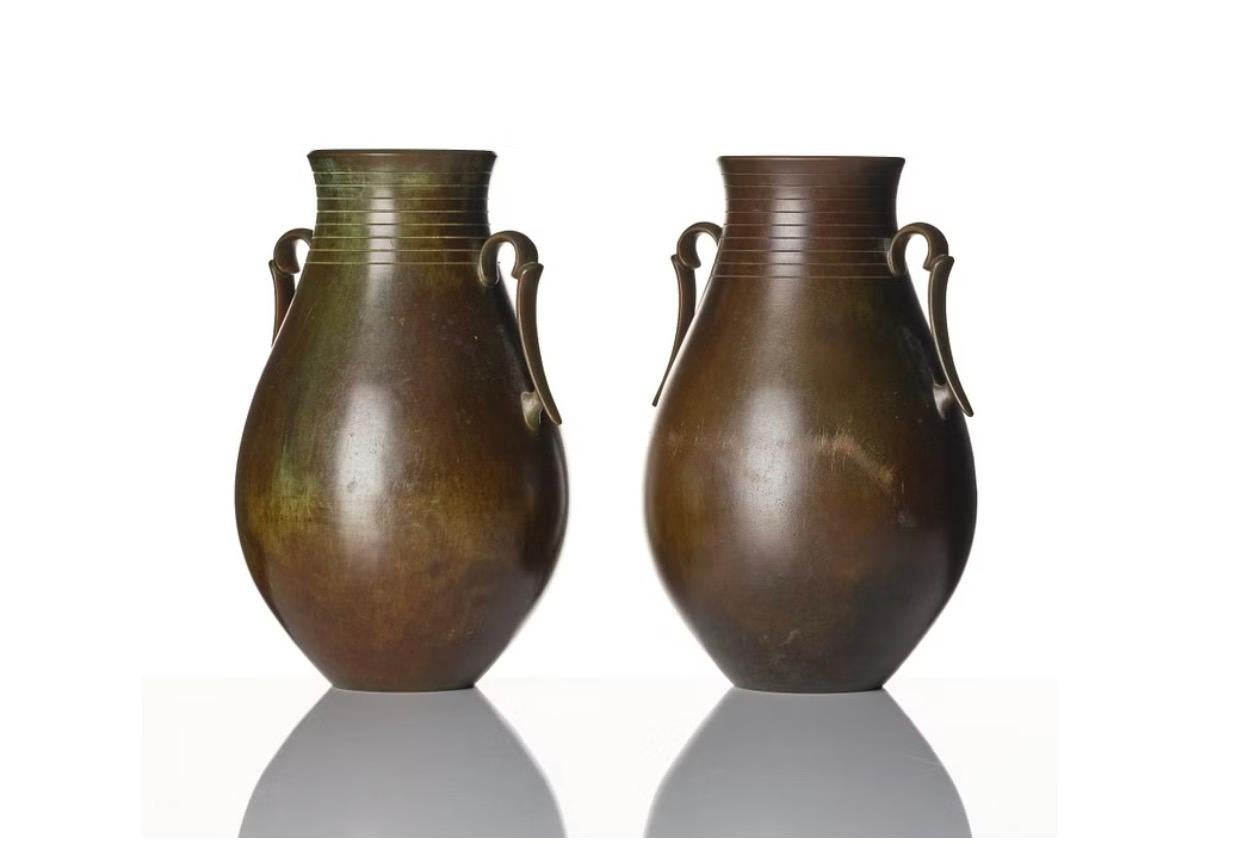 Svedese Coppia di grandi vasi in bronzo di GAB in vendita