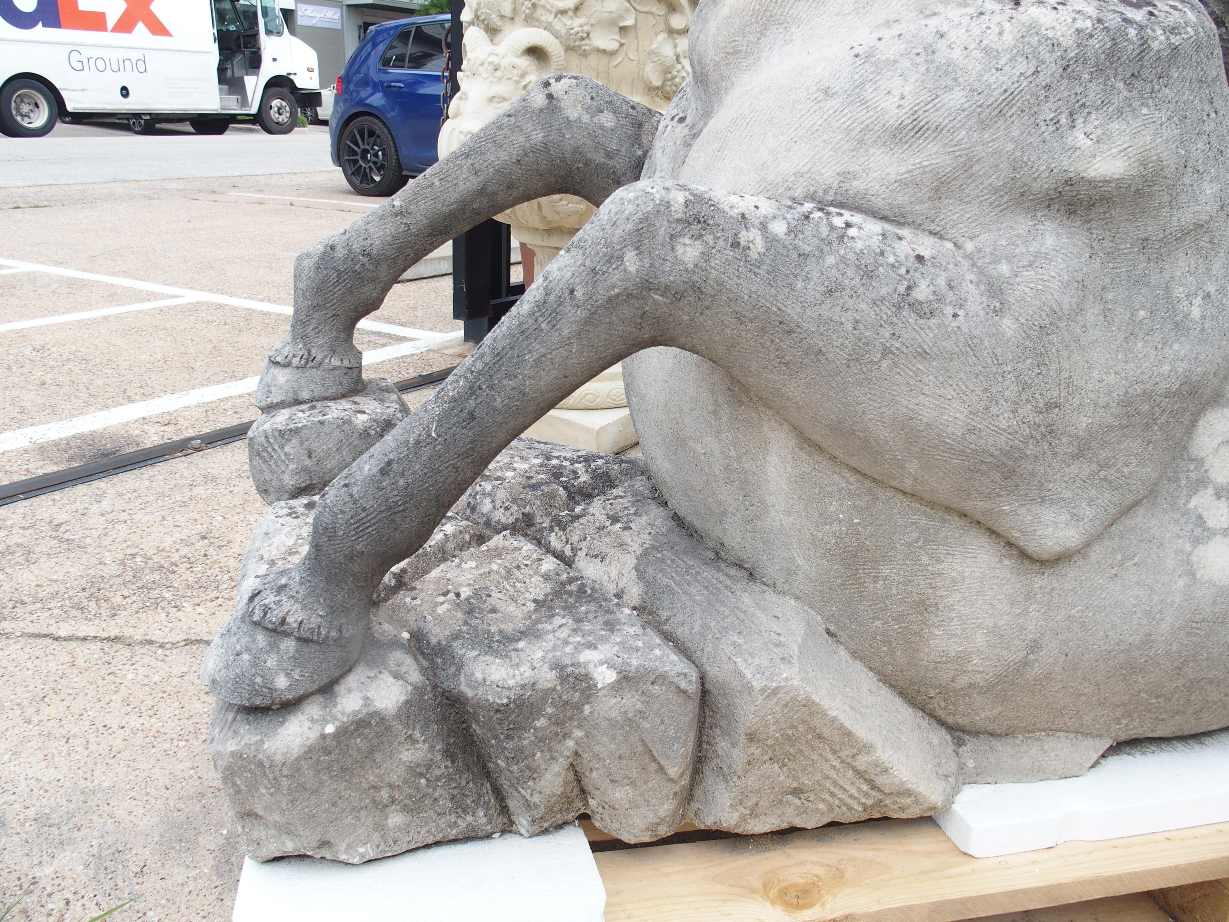 Pareja de grandes caballos tallados en piedra caliza del Véneto, Italia en venta 4
