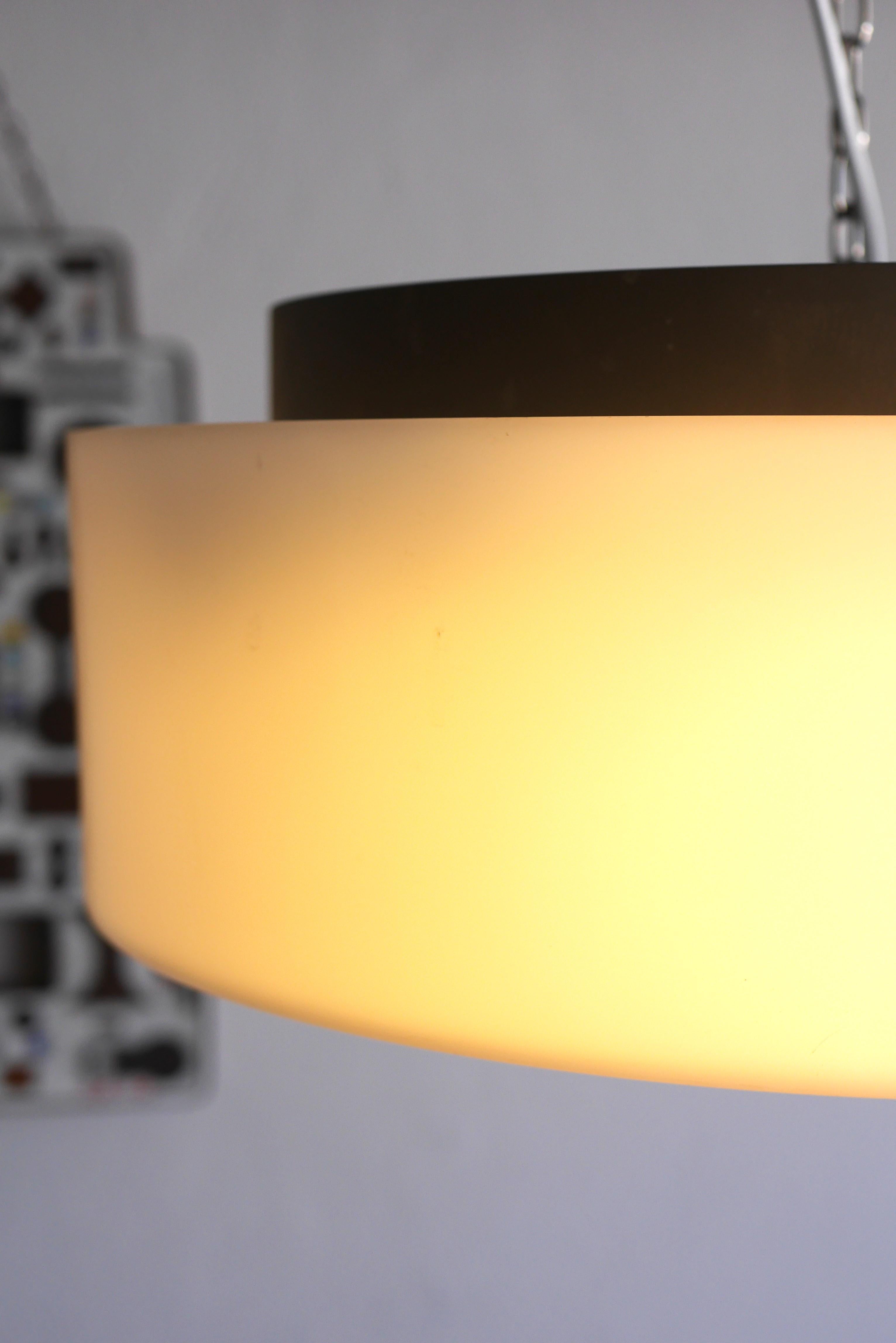 Métal Paire de grandes lampes à disque de Luxus Sweden design by Uno & Östen Kristiansson en vente