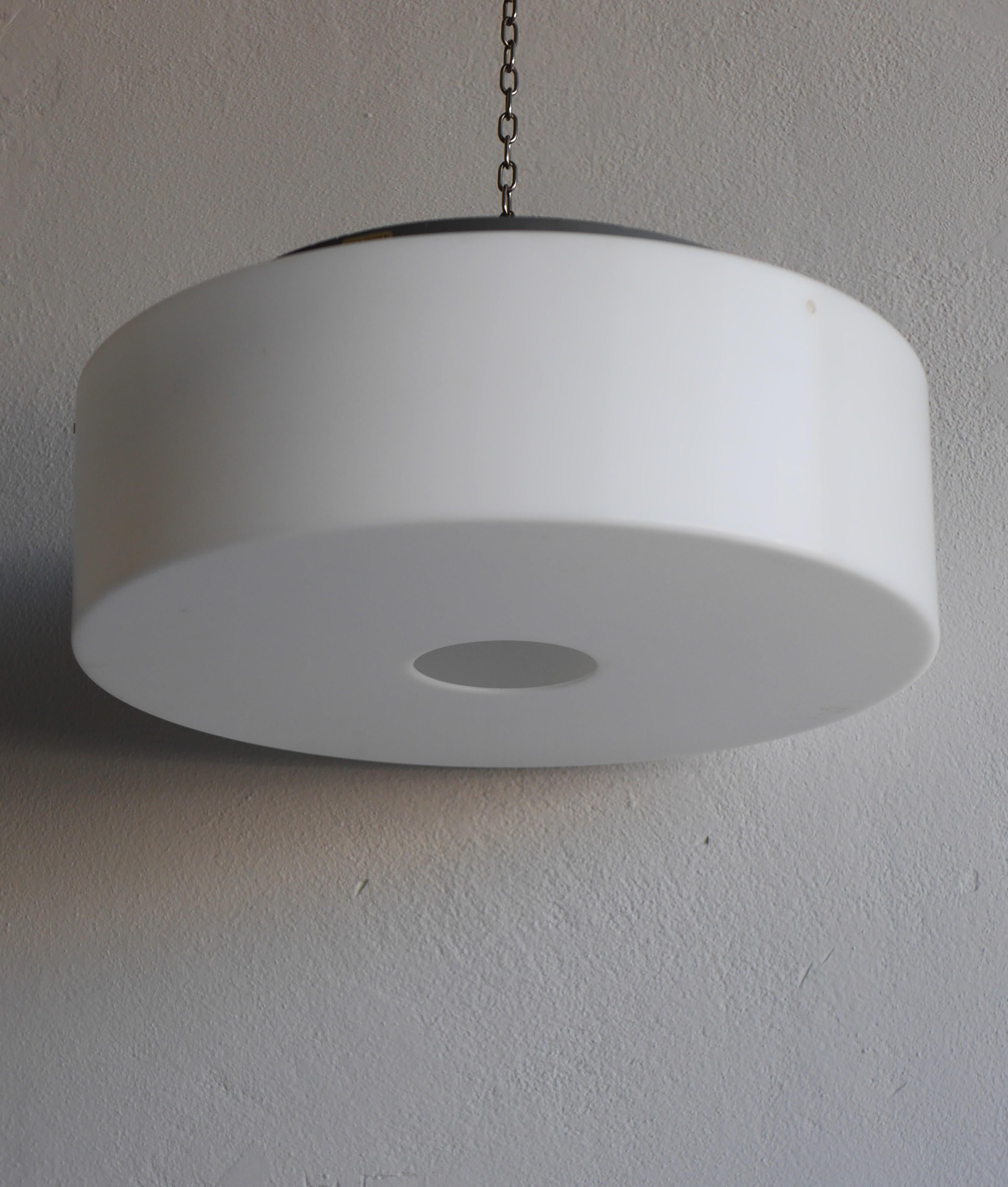 Paire de grandes lampes à disque de Luxus Sweden design by Uno & Östen Kristiansson en vente 2