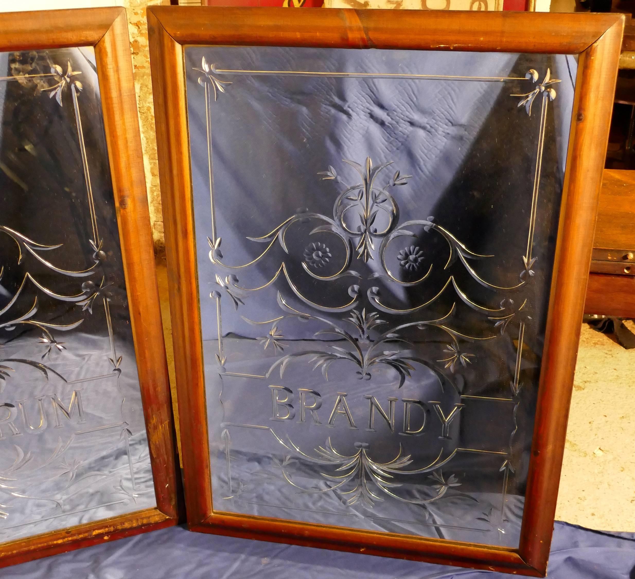 Pair of Large Etched Glass Pub Mirrors In Good Condition In Chillerton, Isle of Wight