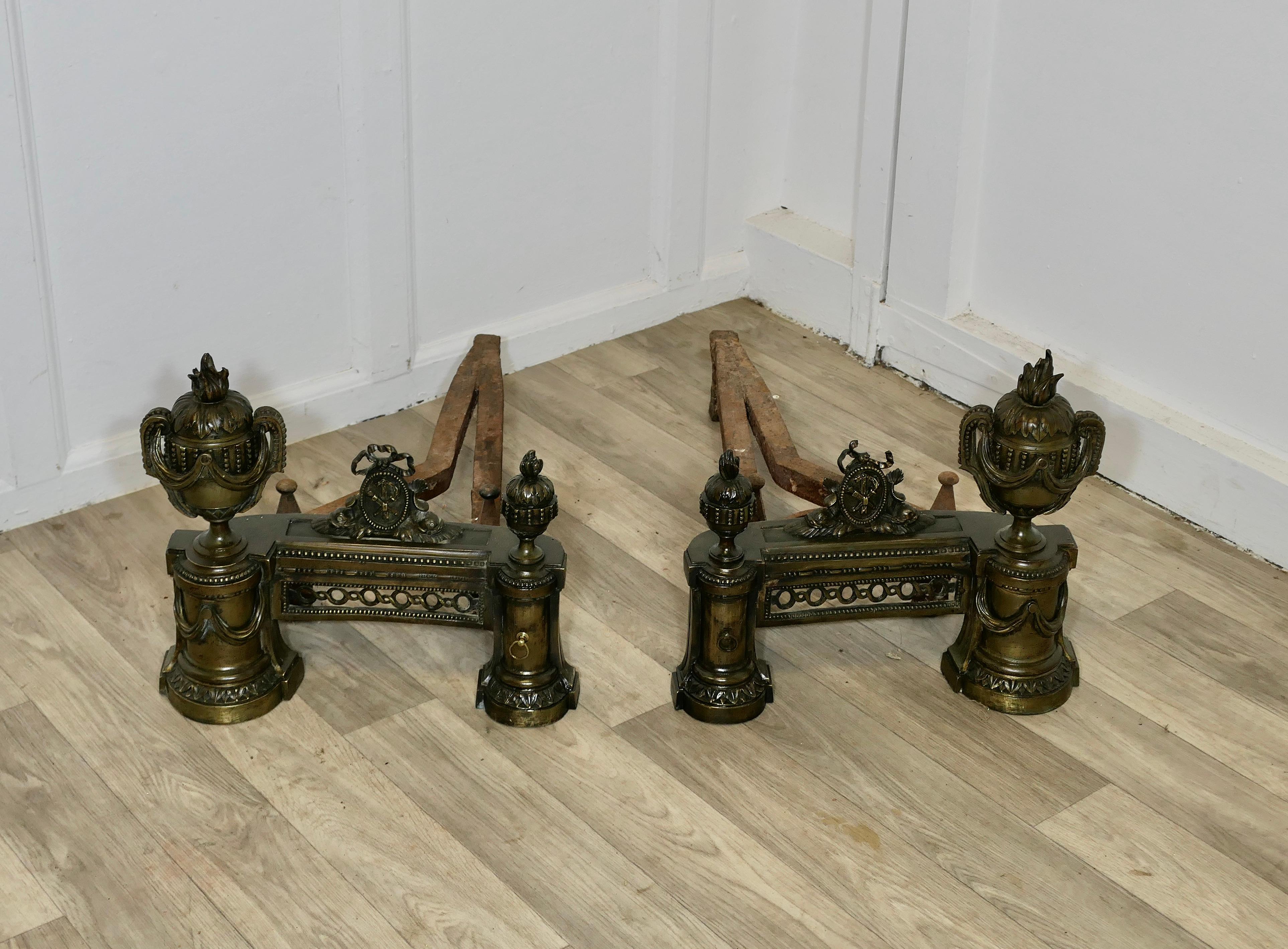 A Pair of Large French 18th century Brass Chenets In Good Condition For Sale In Godshill, Isle of Wight