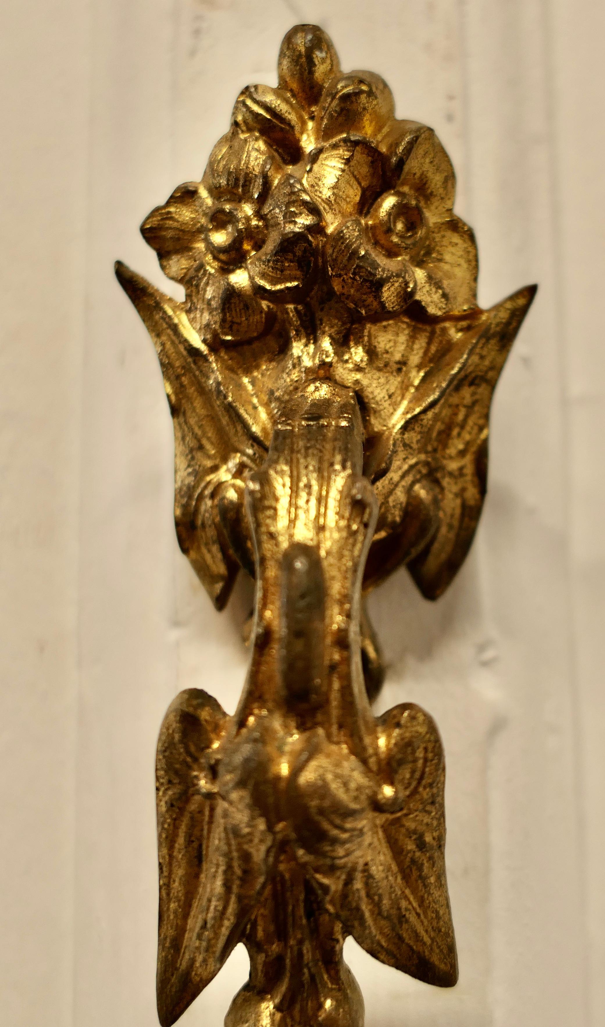 Paire d'embrasses de rideaux en bronze doré de style Rococo français  en vente 1