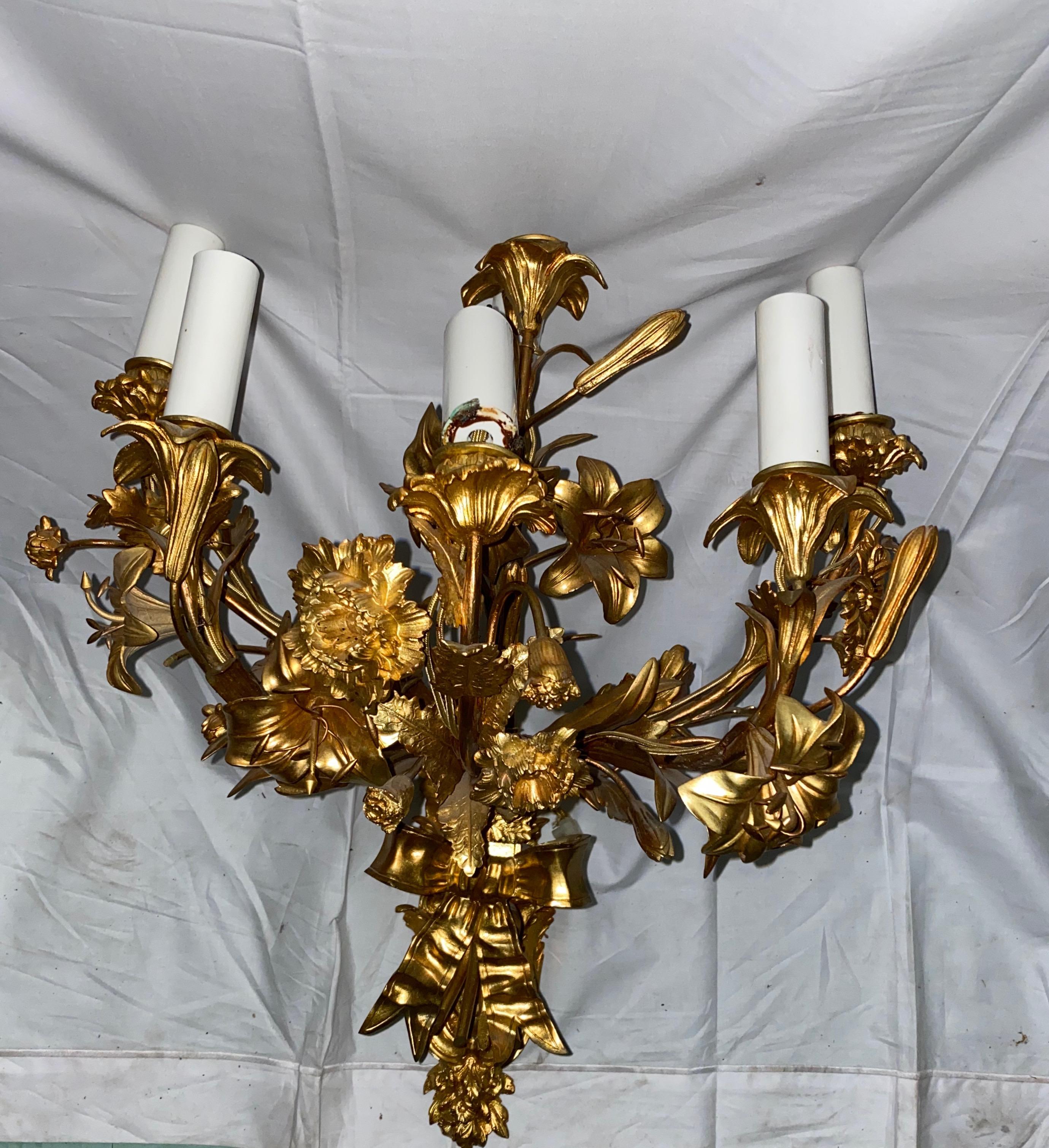 Pair of Large French Rococo Style Gilt-Bronze Bracket Lamps In Good Condition For Sale In Virum, DK