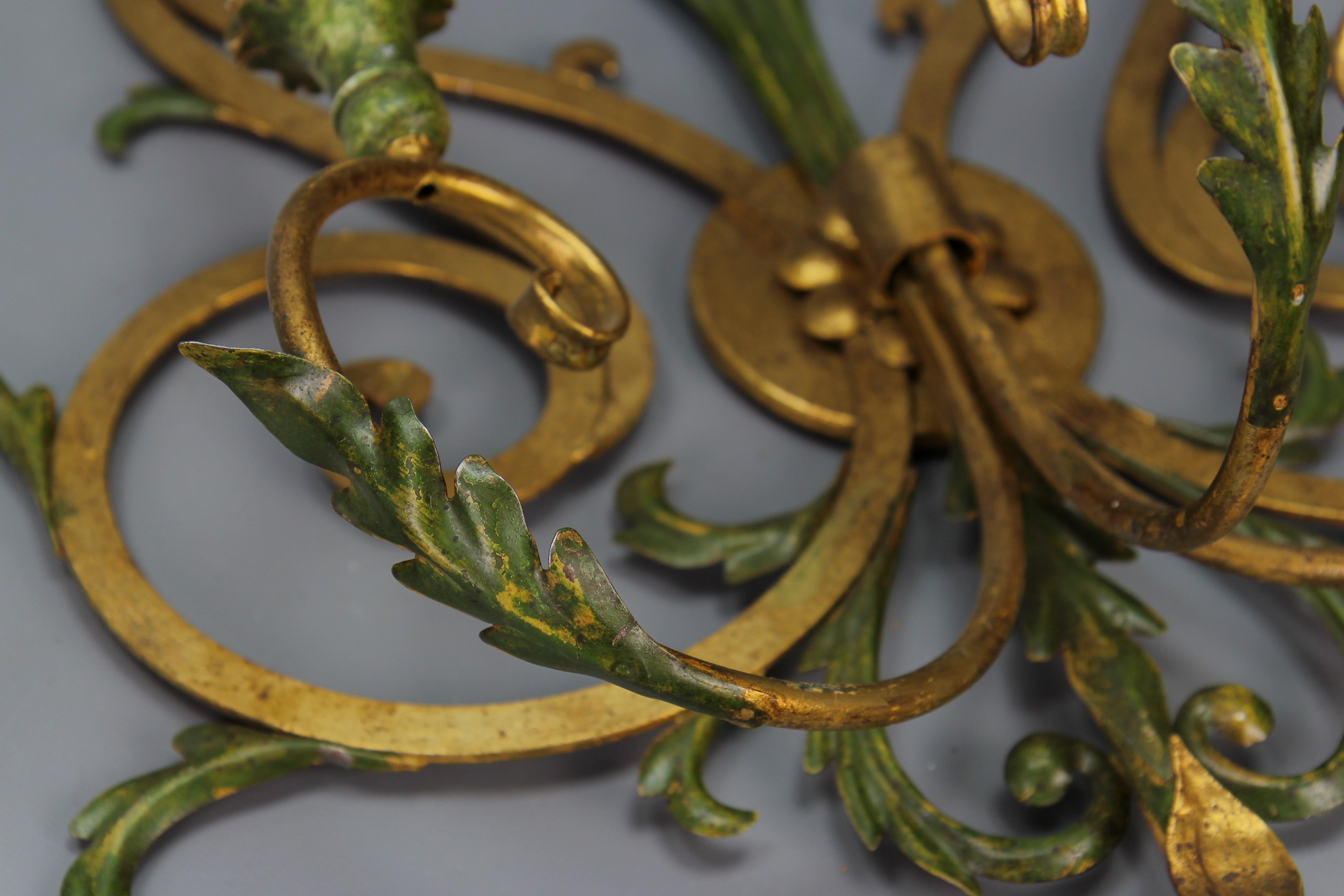 A Pair of Large Gilt and Green Color Metal and Wood Sconces, Italy, ca. 1960s For Sale 5