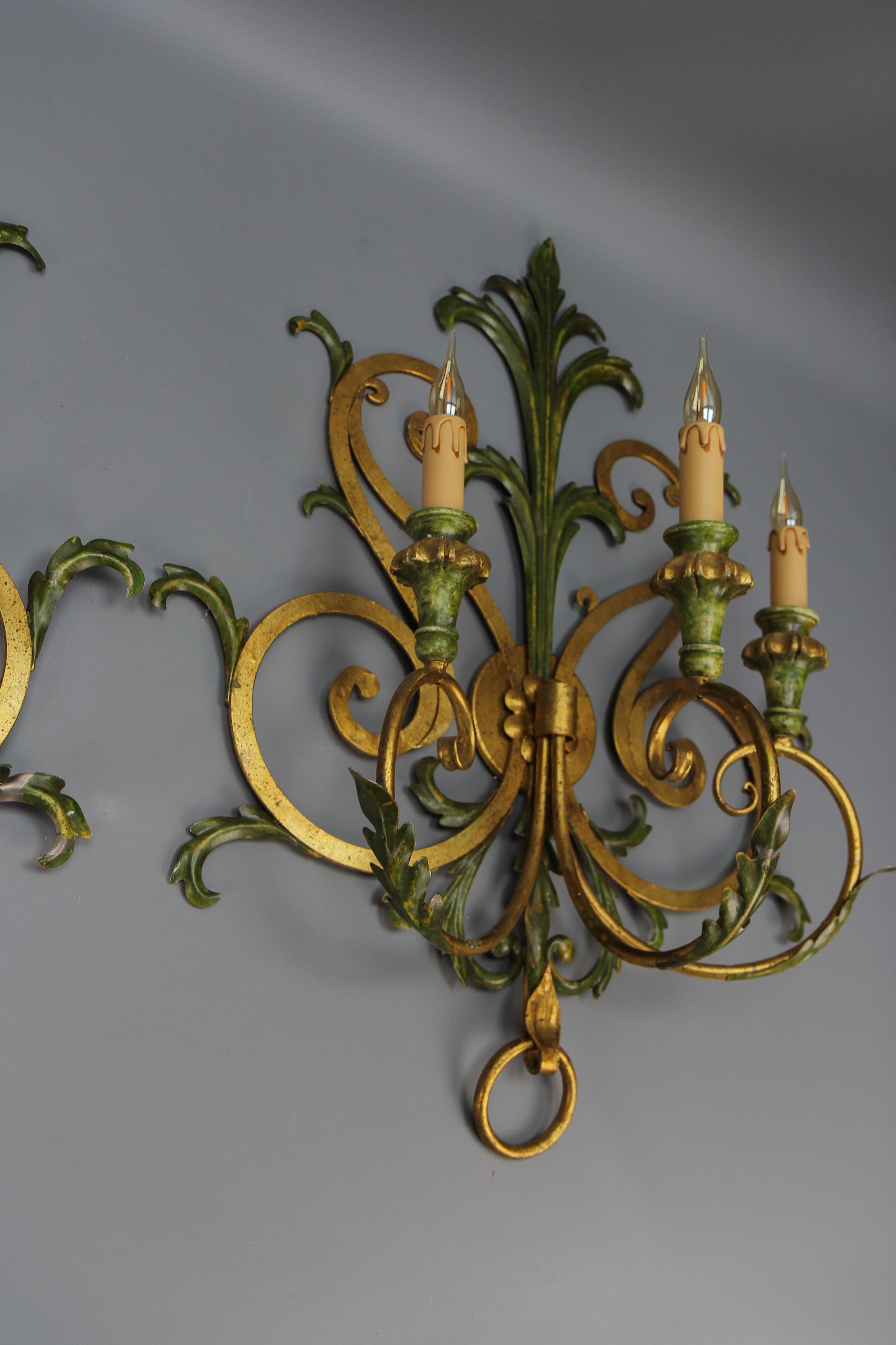 A Pair of Large Gilt and Green Color Metal and Wood Sconces, Italy, ca. 1960s For Sale 6