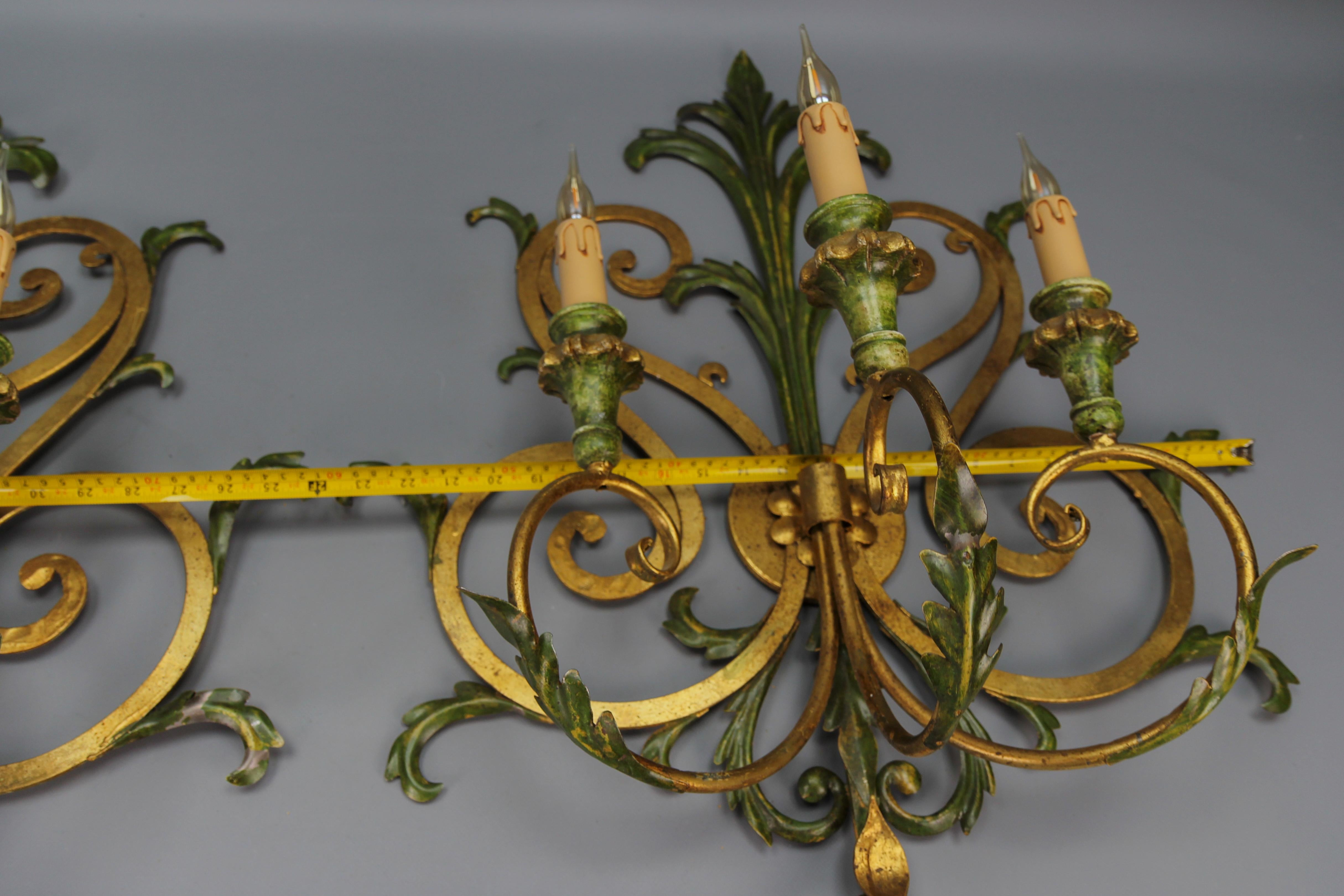 A Pair of Large Gilt and Green Color Metal and Wood Sconces, Italy, ca. 1960s For Sale 8