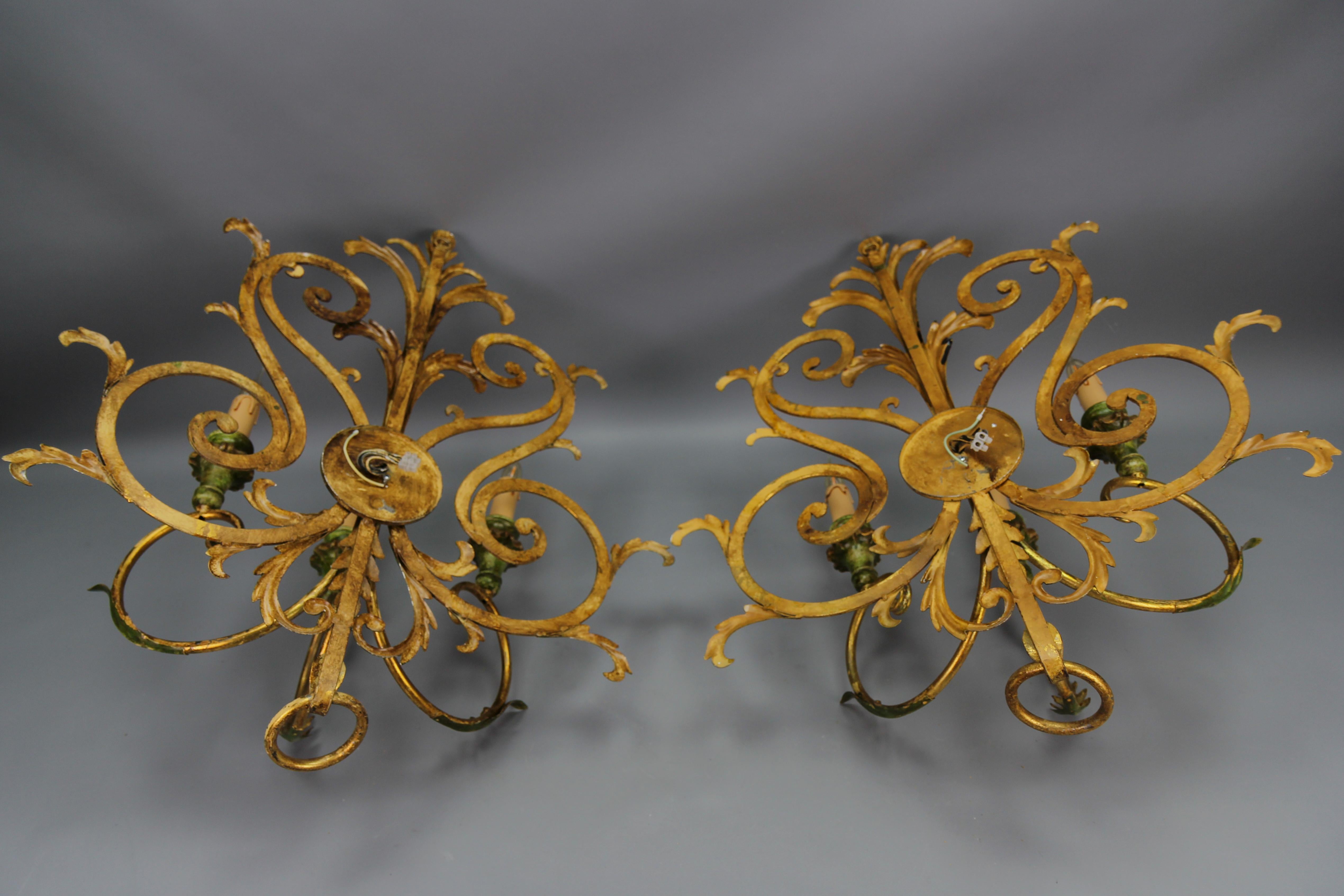 A Pair of Large Gilt and Green Color Metal and Wood Sconces, Italy, ca. 1960s For Sale 11