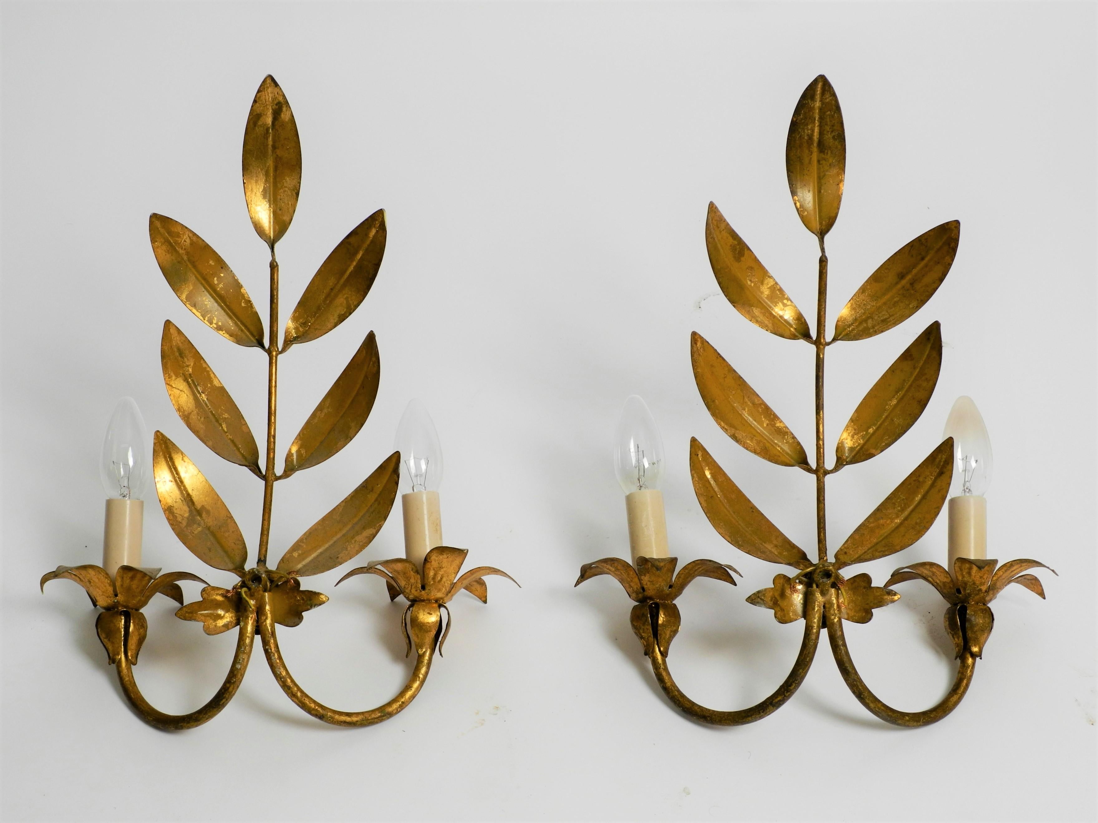 Pair of Large Italian Gilded Florentine Wall Lamps For Sale 8