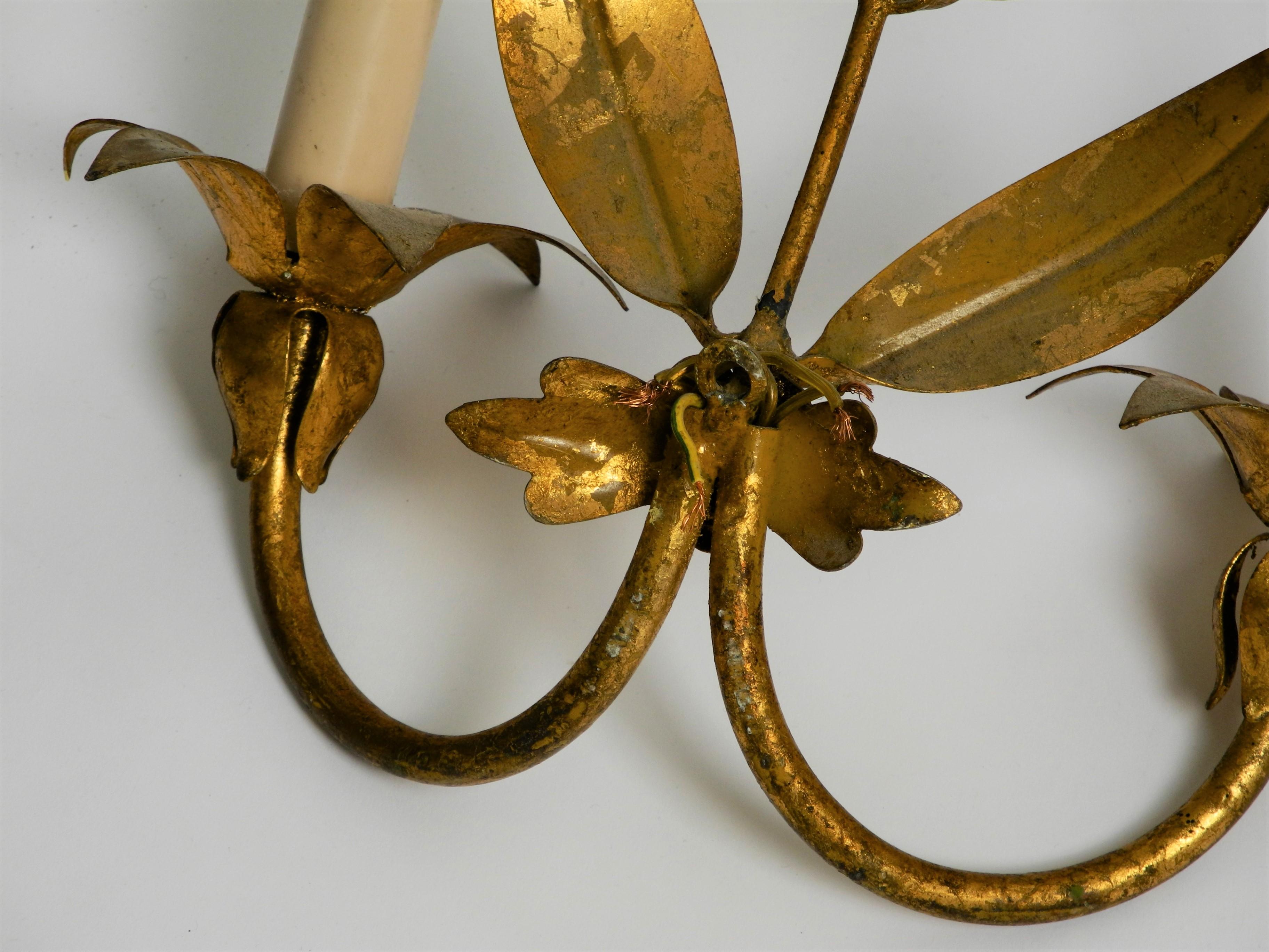 Pair of Large Italian Gilded Florentine Wall Lamps For Sale 9
