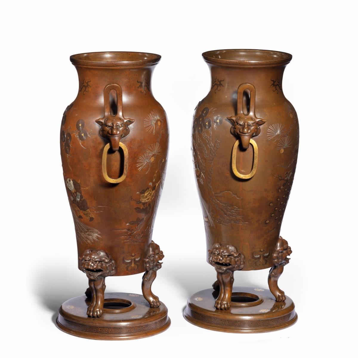 Early 20th Century Pair of Large Meiji Period Bronze Vases For Sale