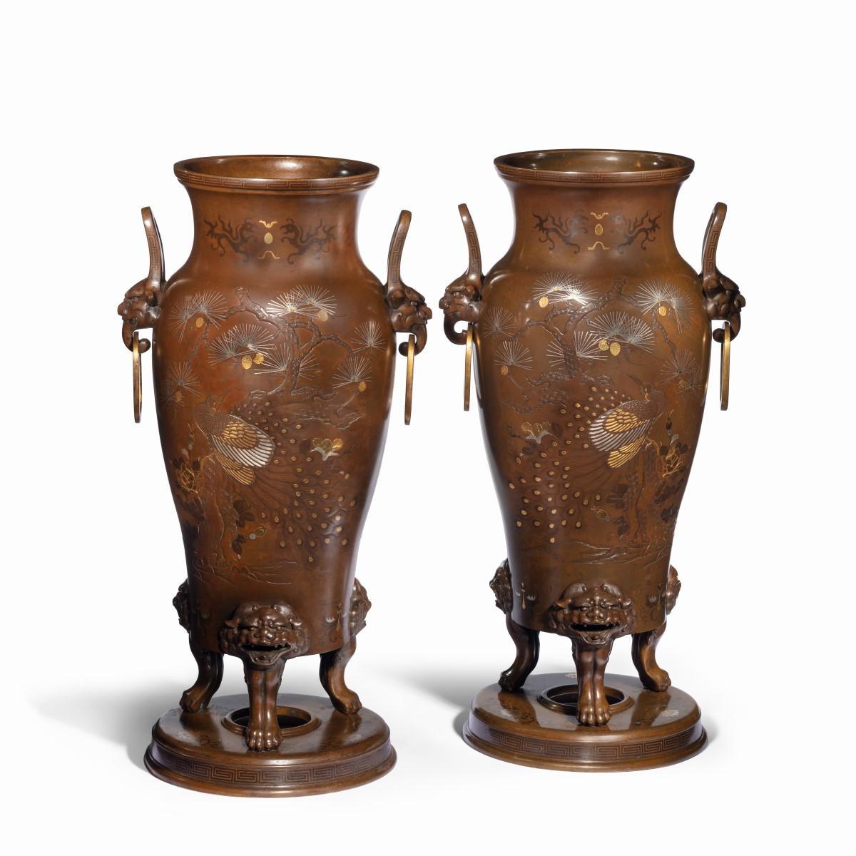 Pair of Large Meiji Period Bronze Vases For Sale 1