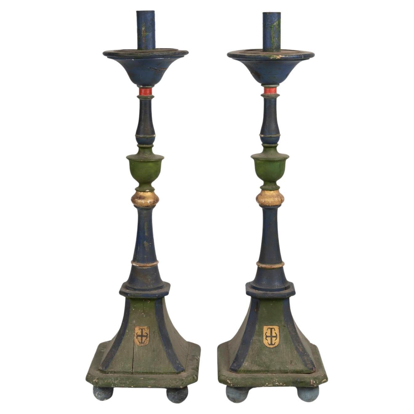 Paire de grandes torchères espagnoles polychromes, début du 20e siècle